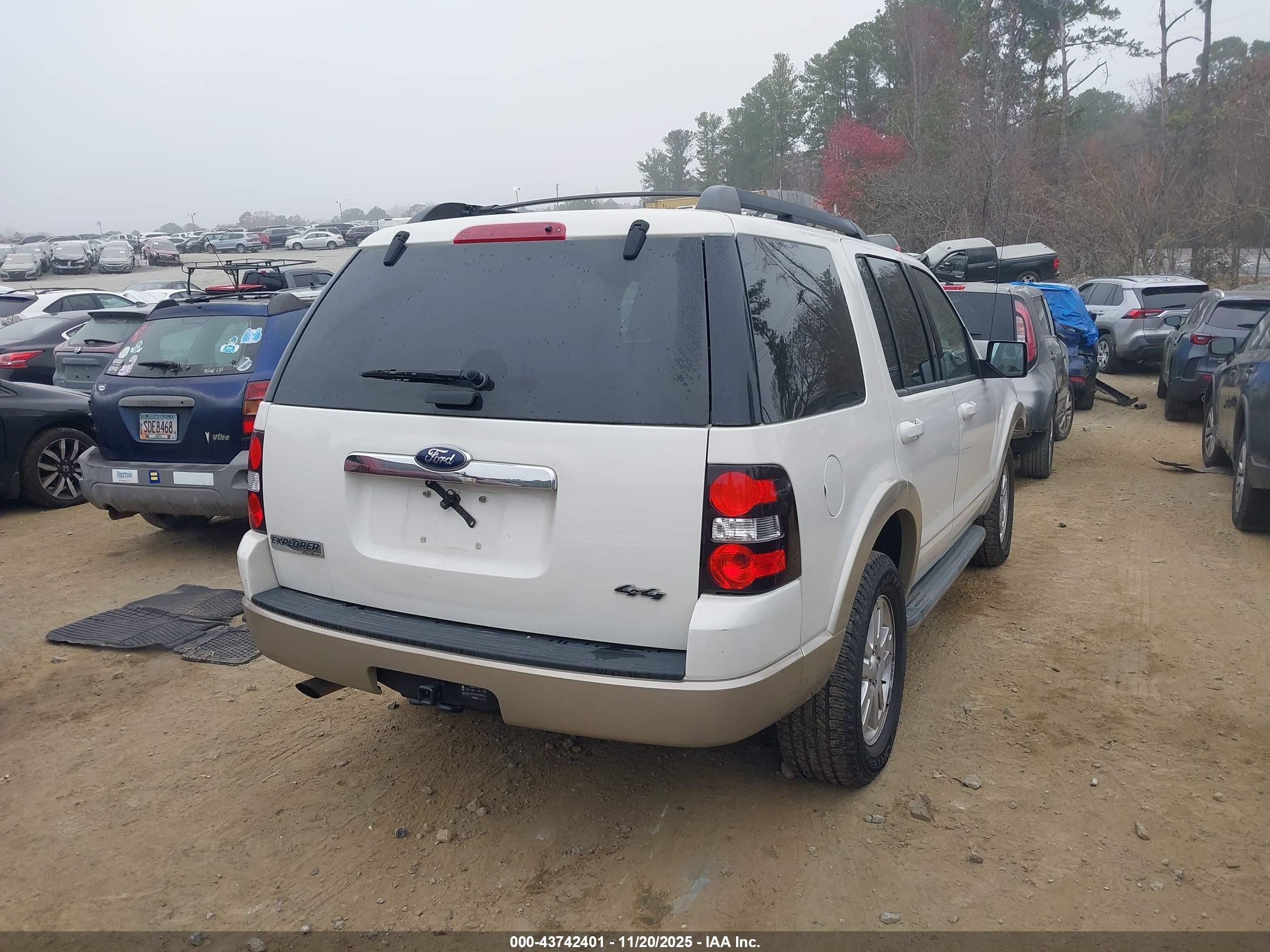 FORD EXPLORER image 4