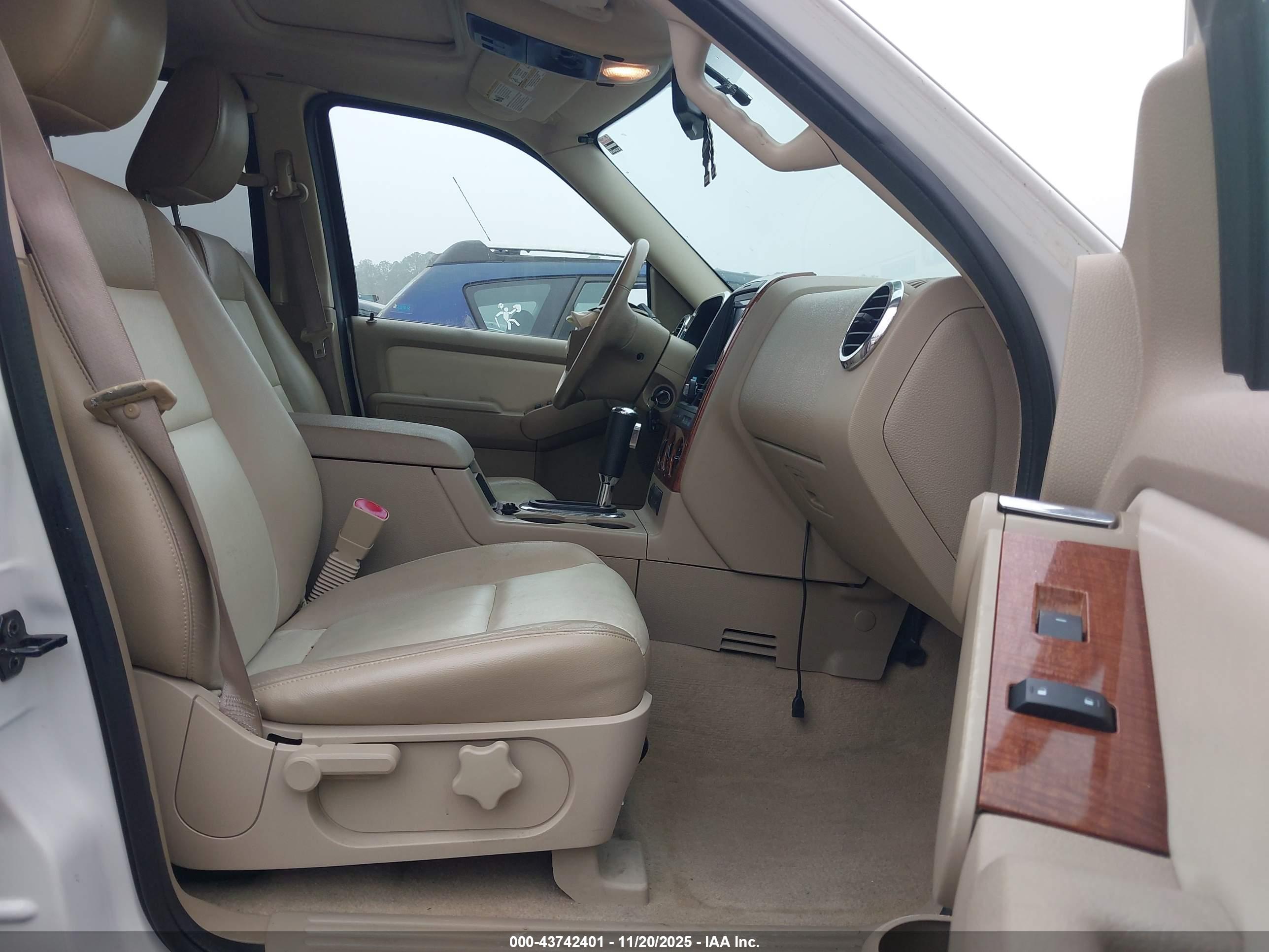 FORD EXPLORER image 5