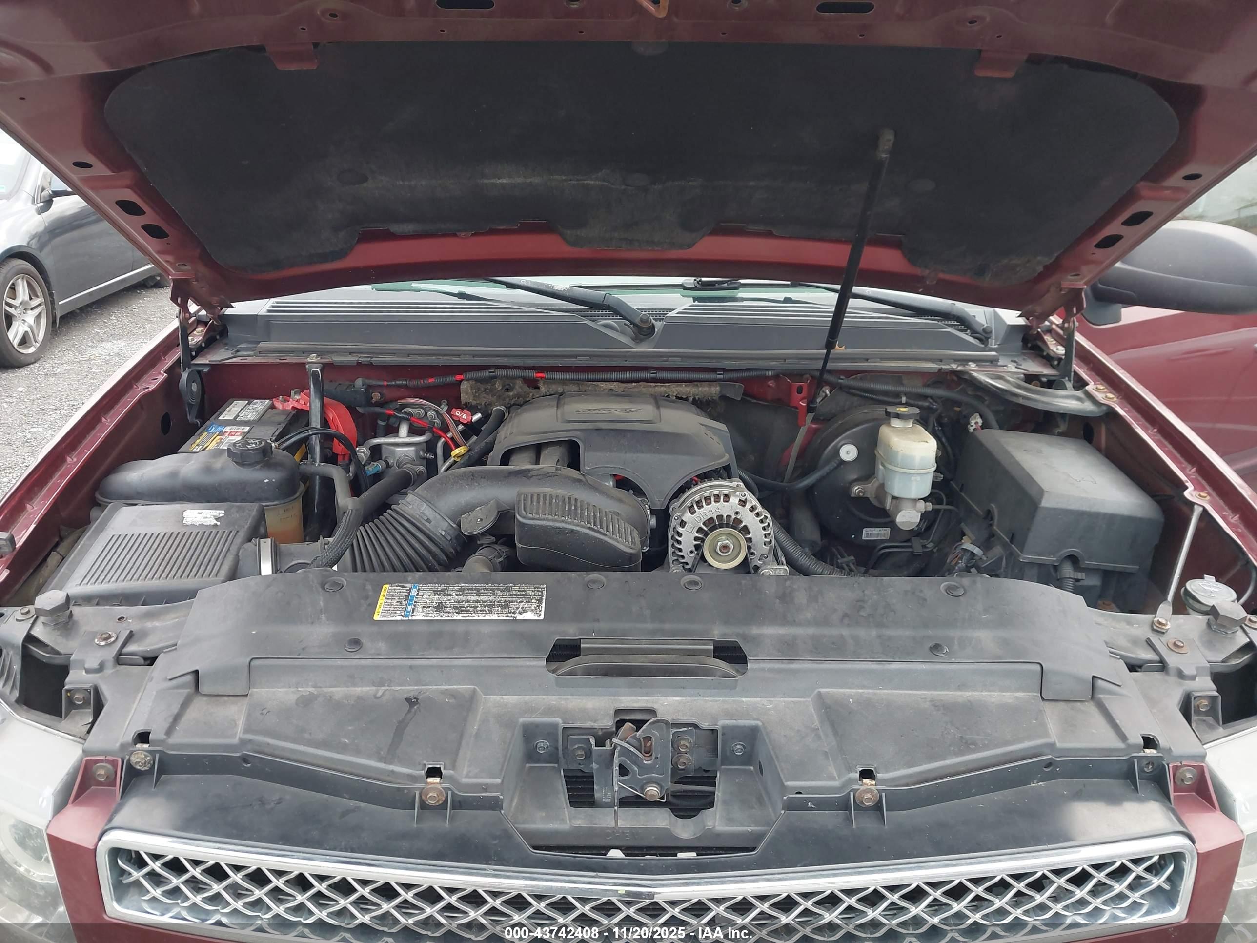 CHEVROLET TAHOE image 10