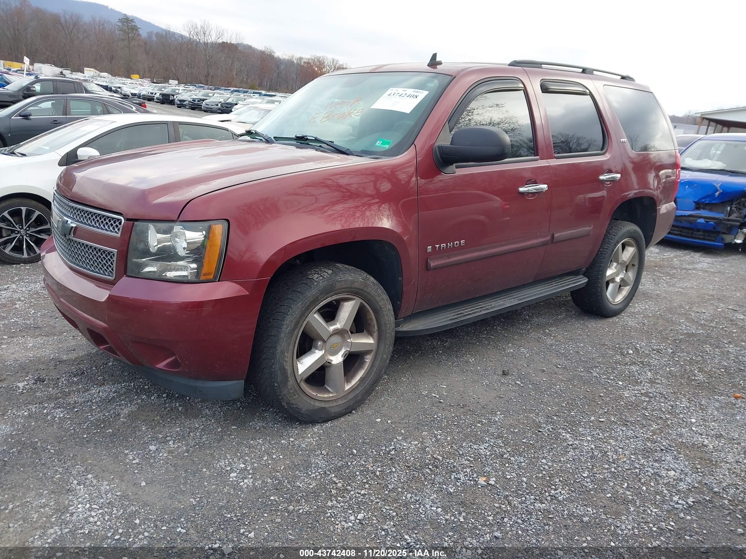 CHEVROLET TAHOE image 2