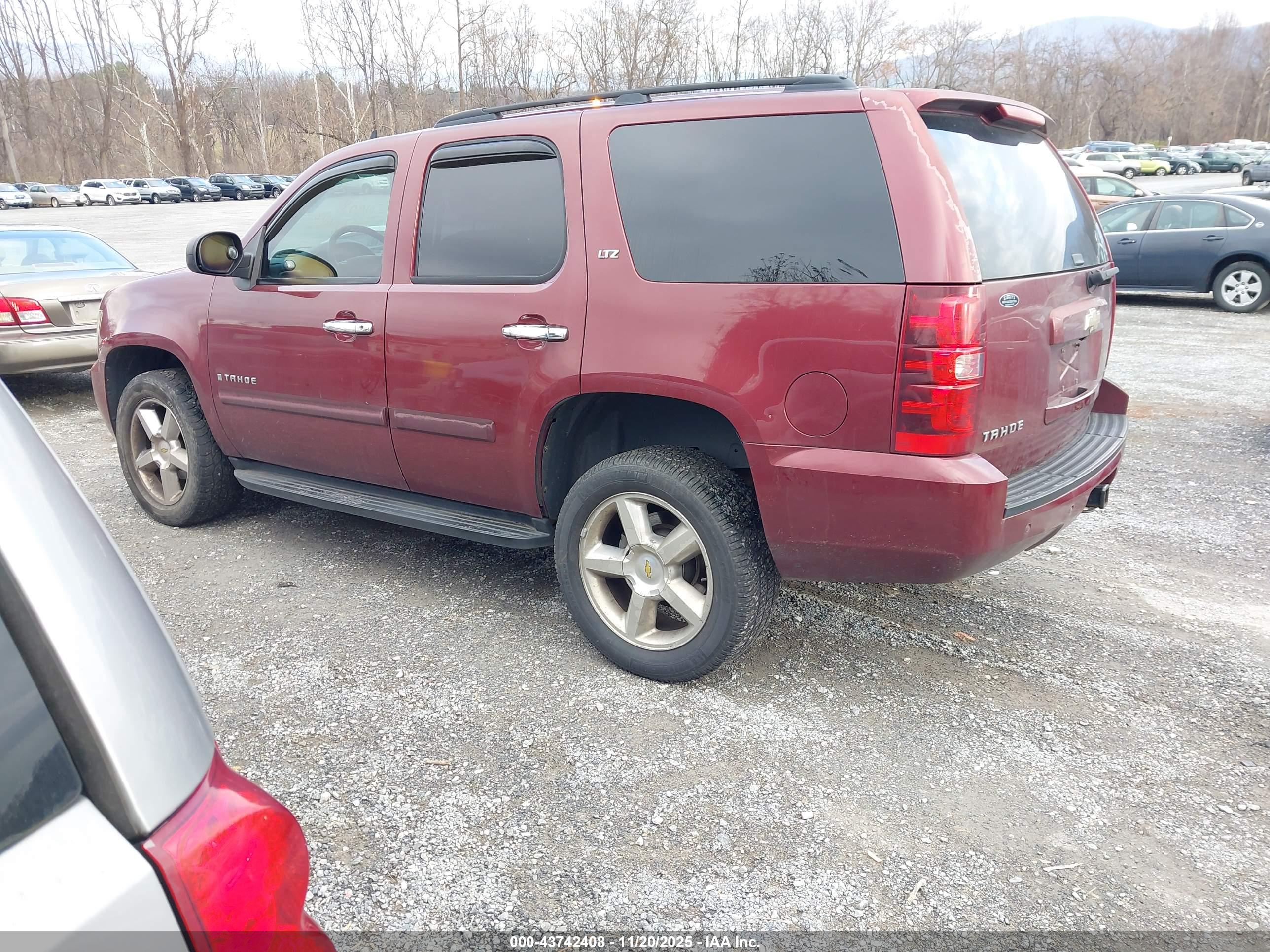 CHEVROLET TAHOE image 3