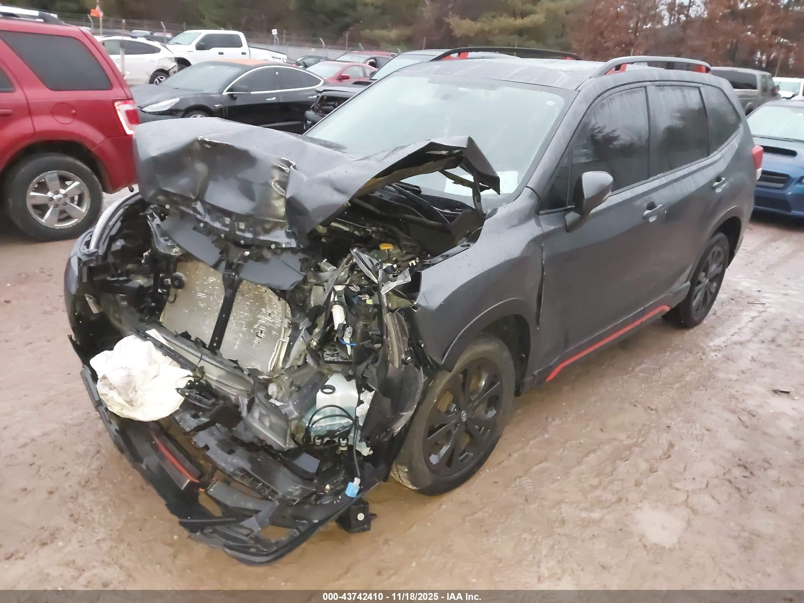 SUBARU FORESTER image 6