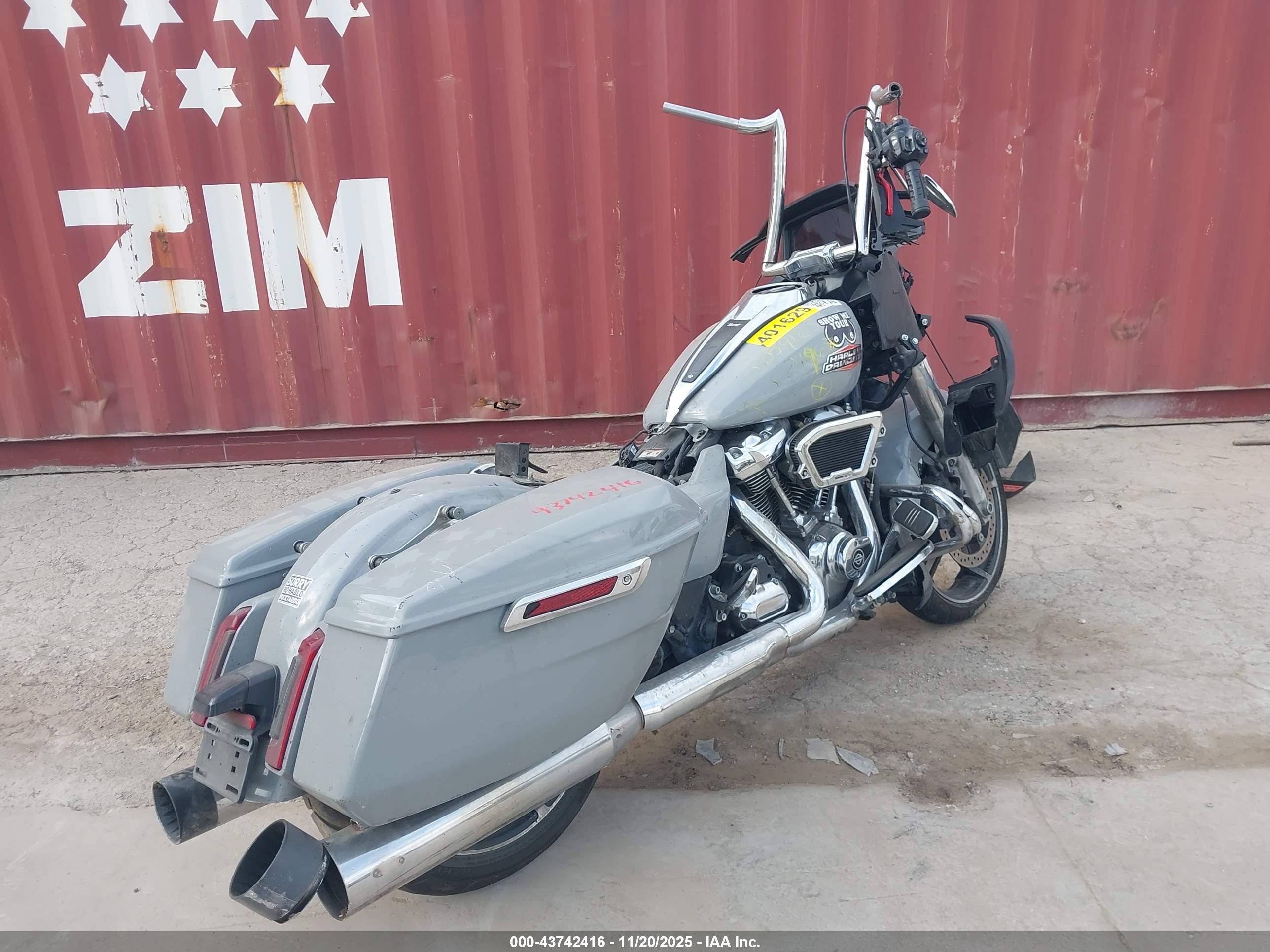 HARLEY-DAVIDSON FLTRX image 4