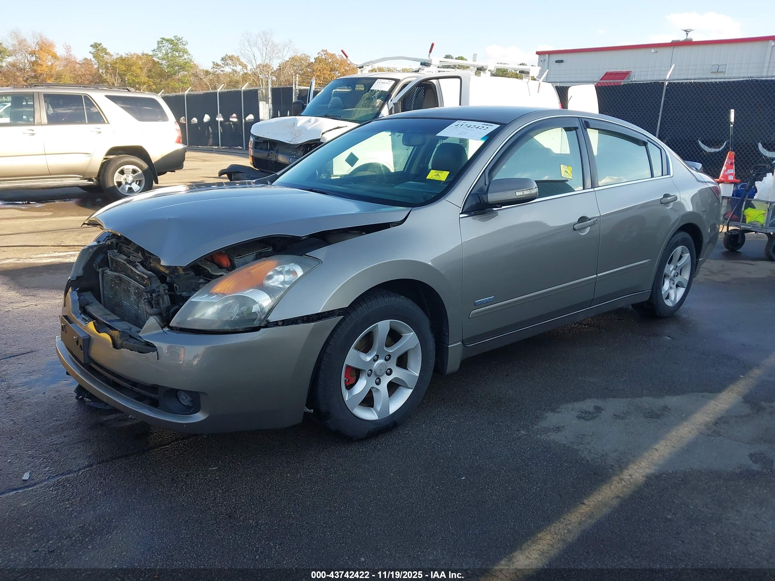 NISSAN ALTIMA image 2