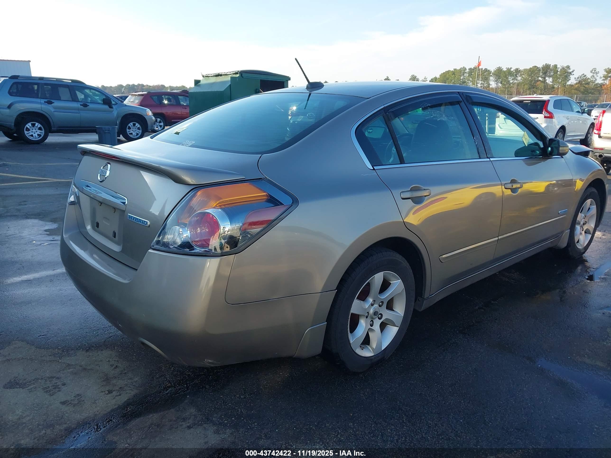 NISSAN ALTIMA image 4