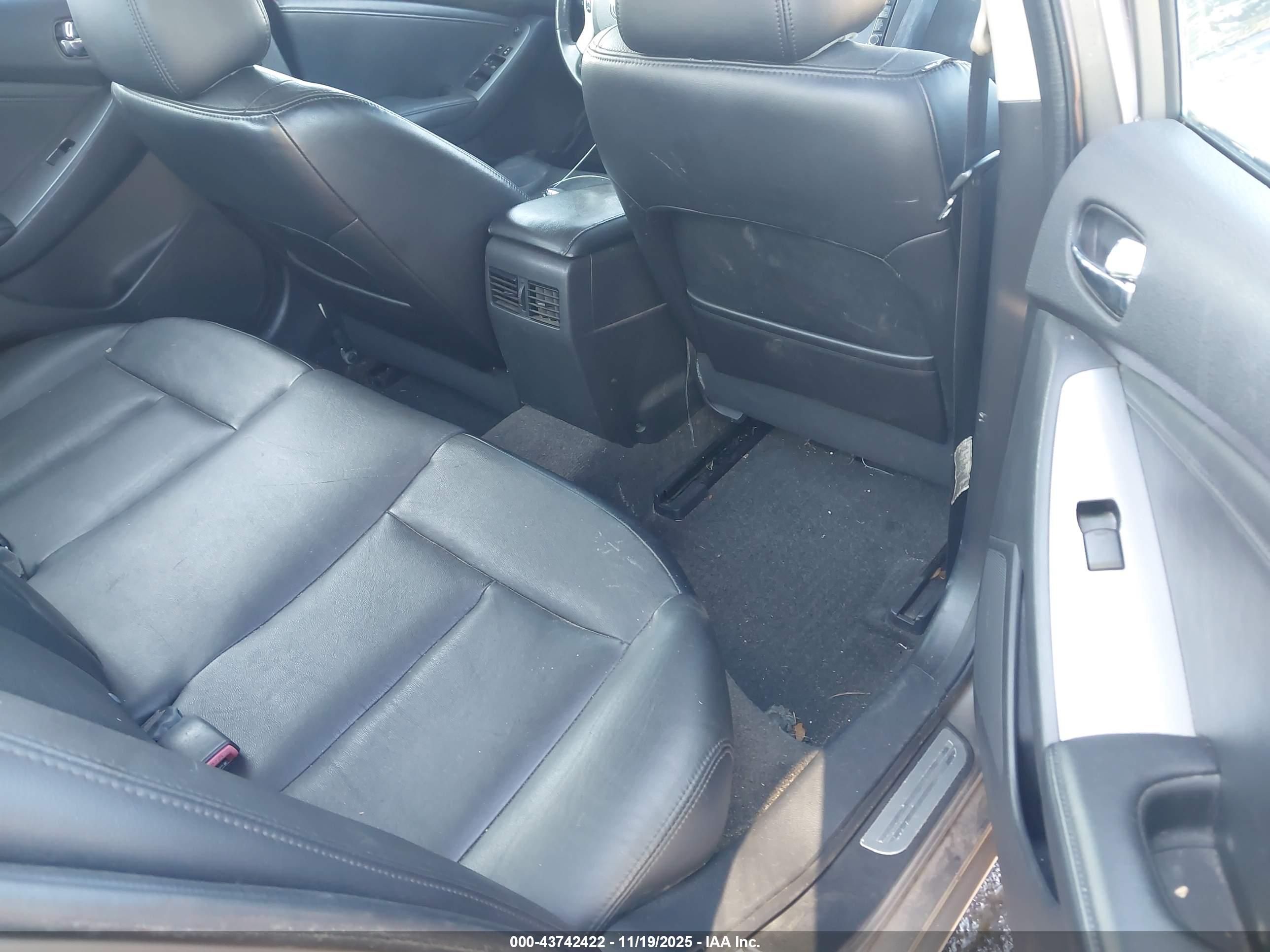 NISSAN ALTIMA image 8