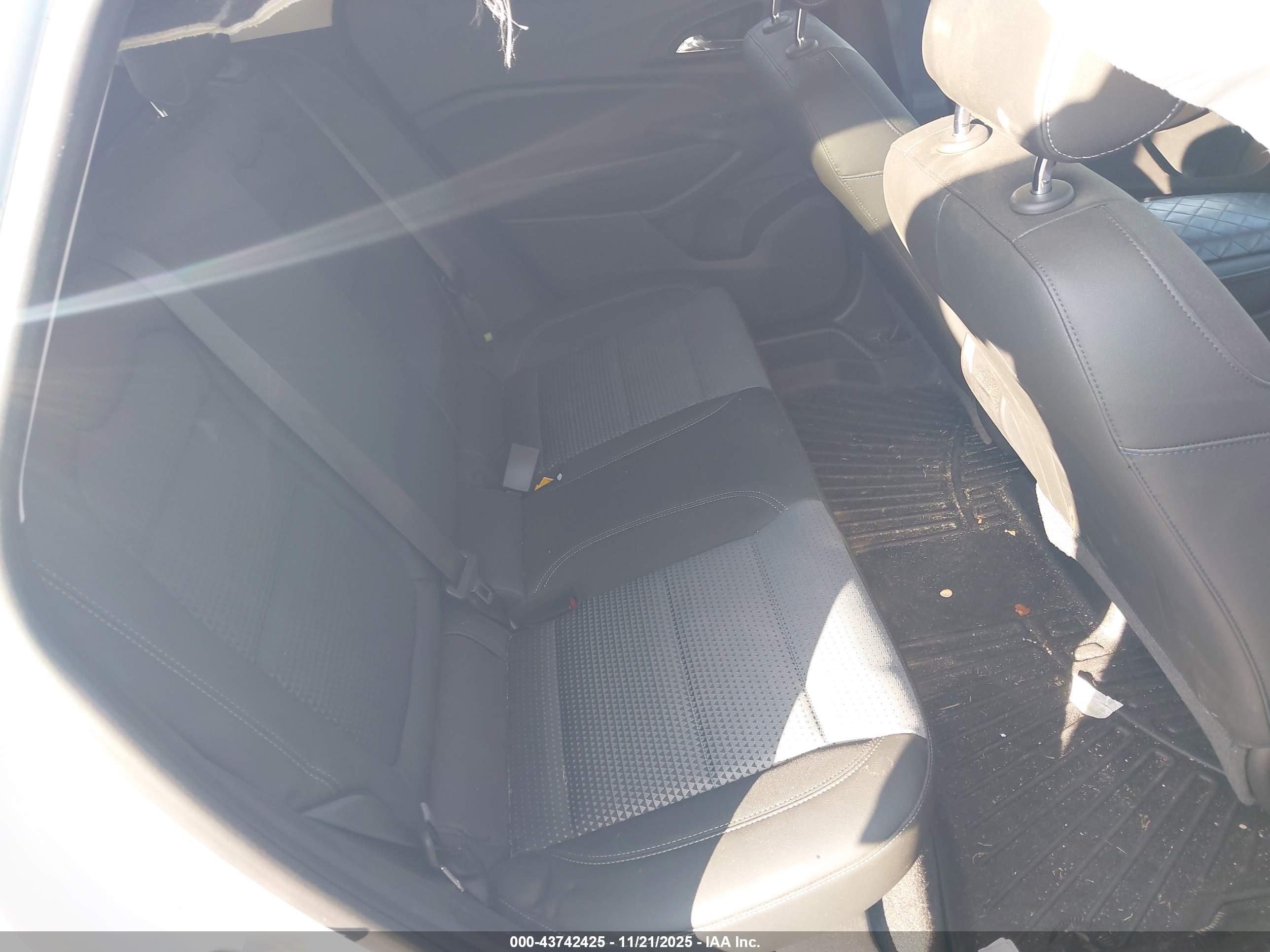 CHEVROLET TRAX image 8