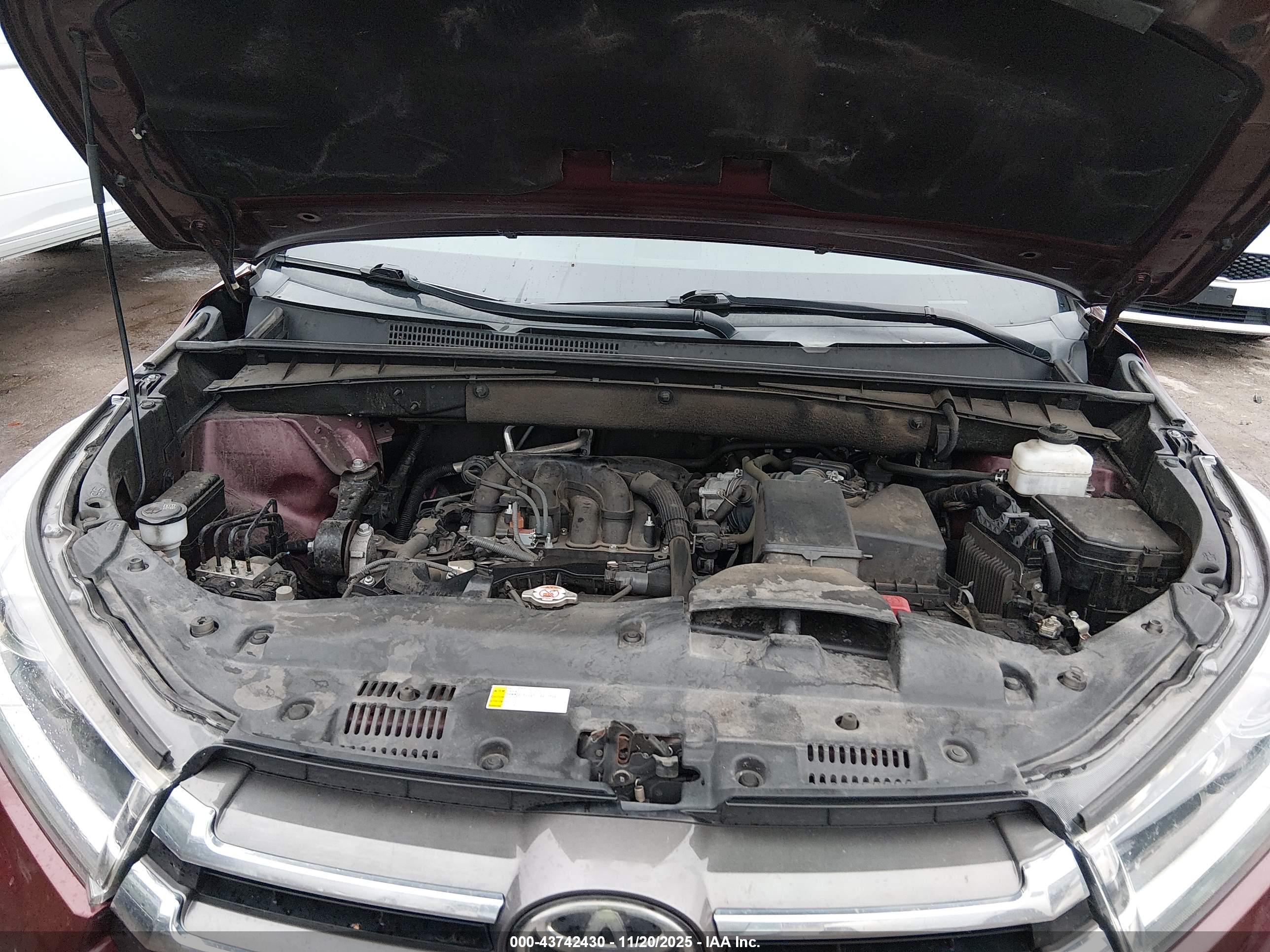 TOYOTA HIGHLANDER image 10