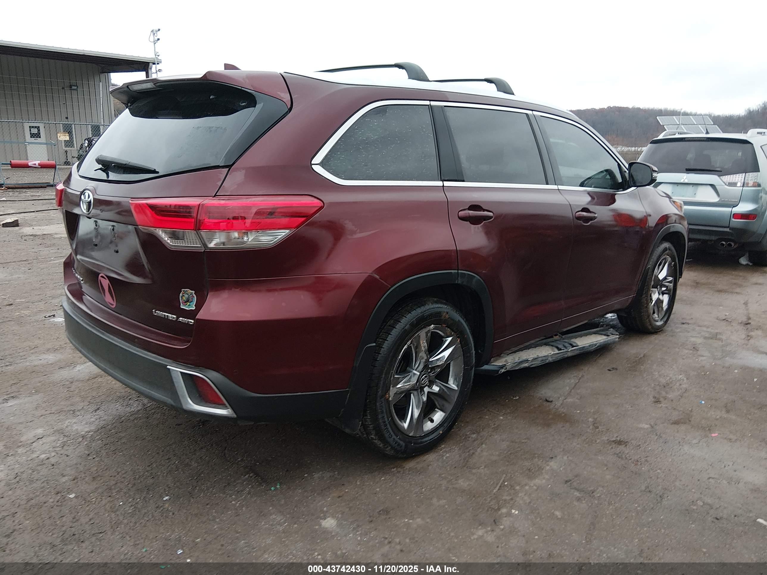 TOYOTA HIGHLANDER image 4