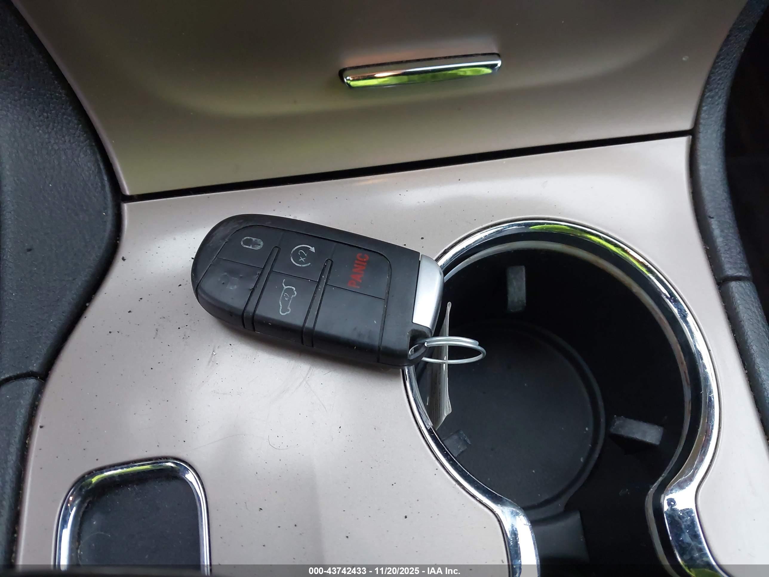 JEEP GRAND image 11