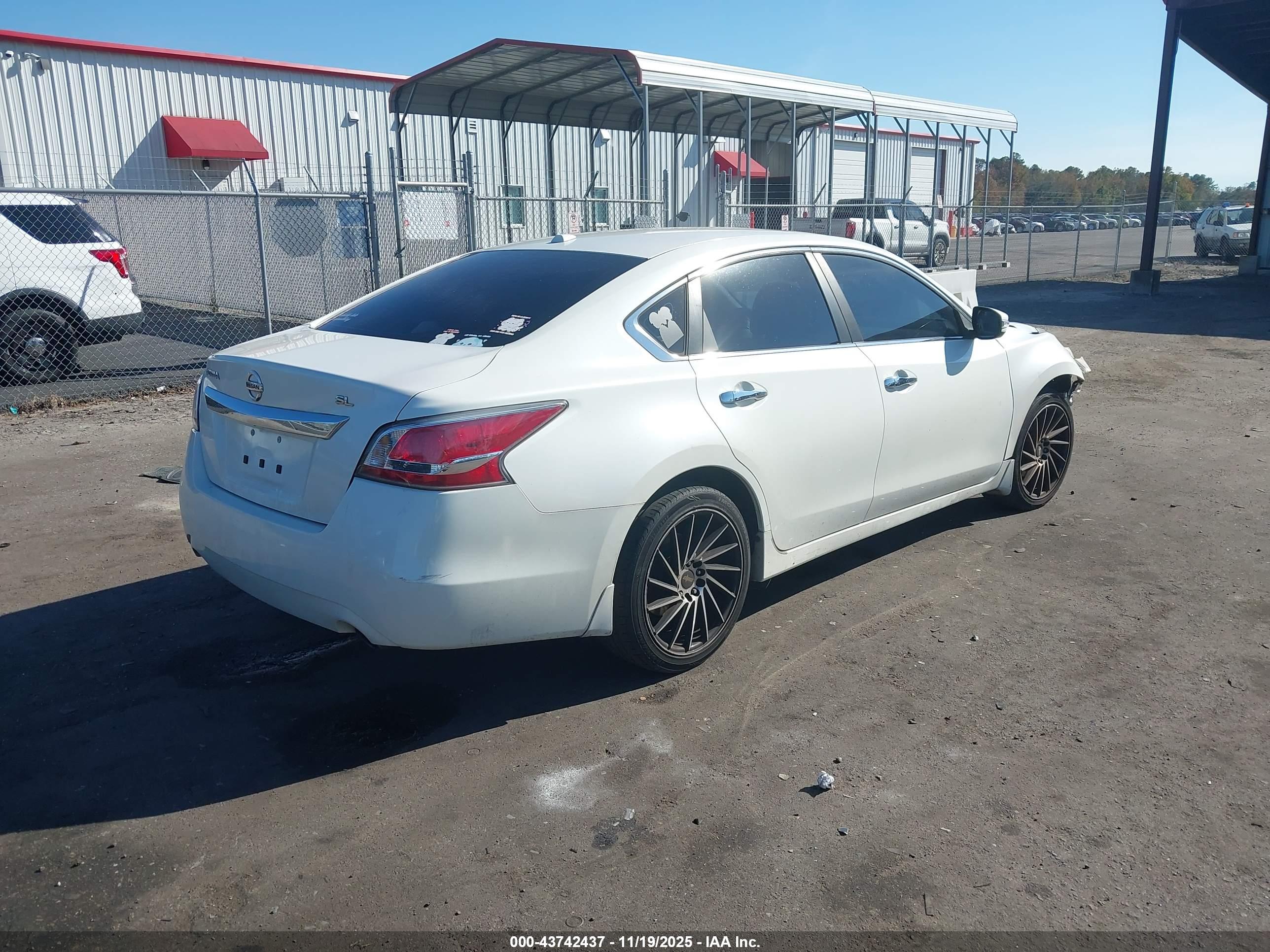 NISSAN ALTIMA image 4