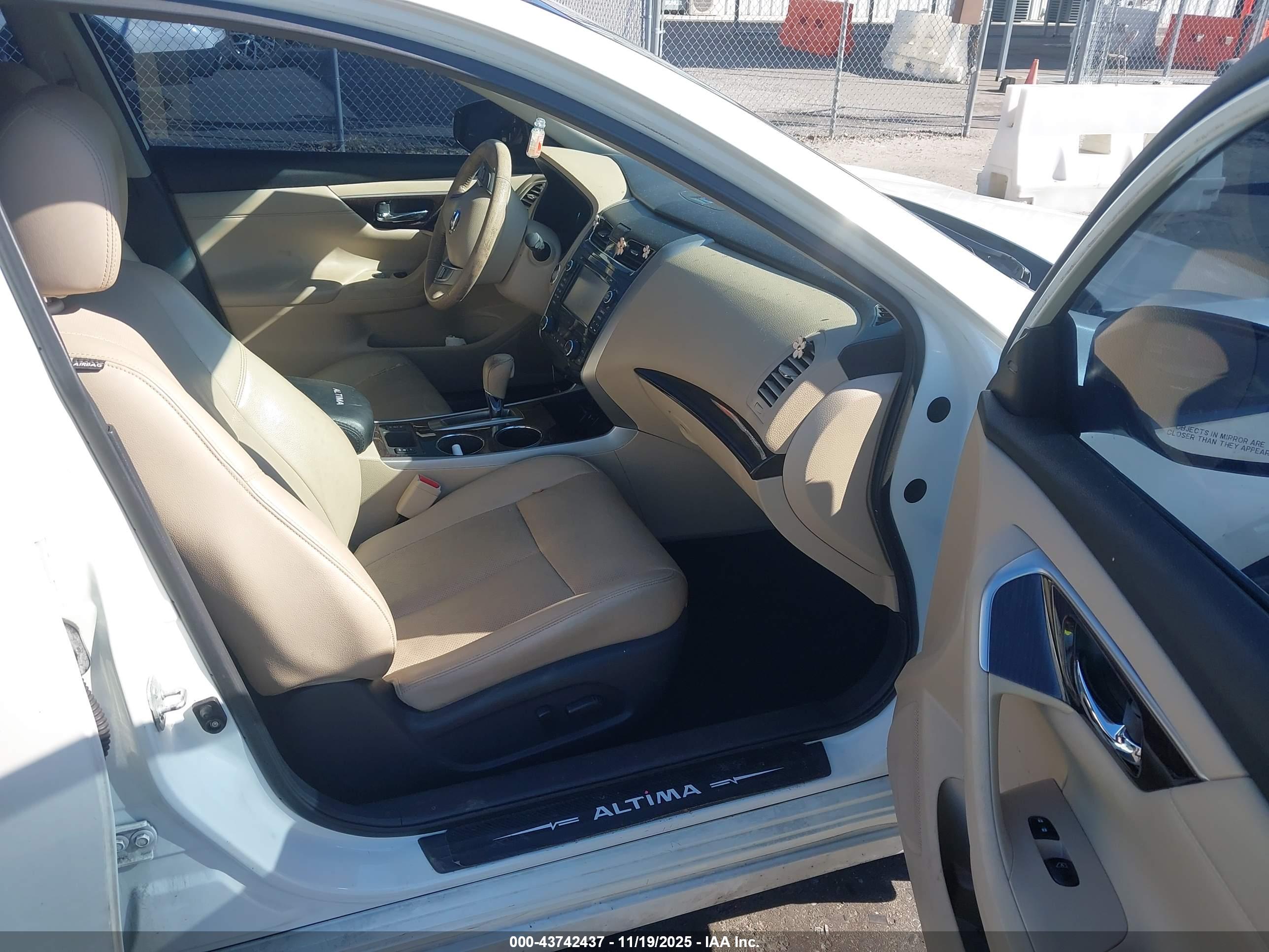 NISSAN ALTIMA image 5