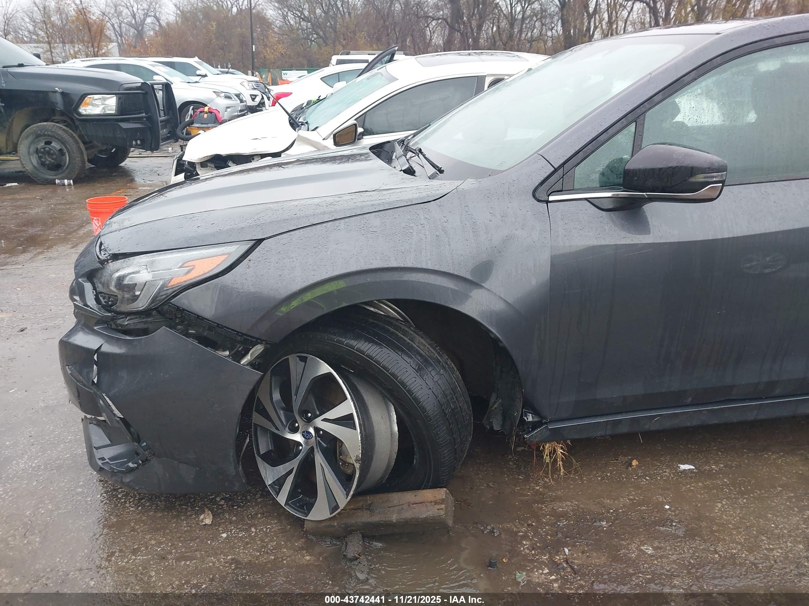 SUBARU LEGACY image 6