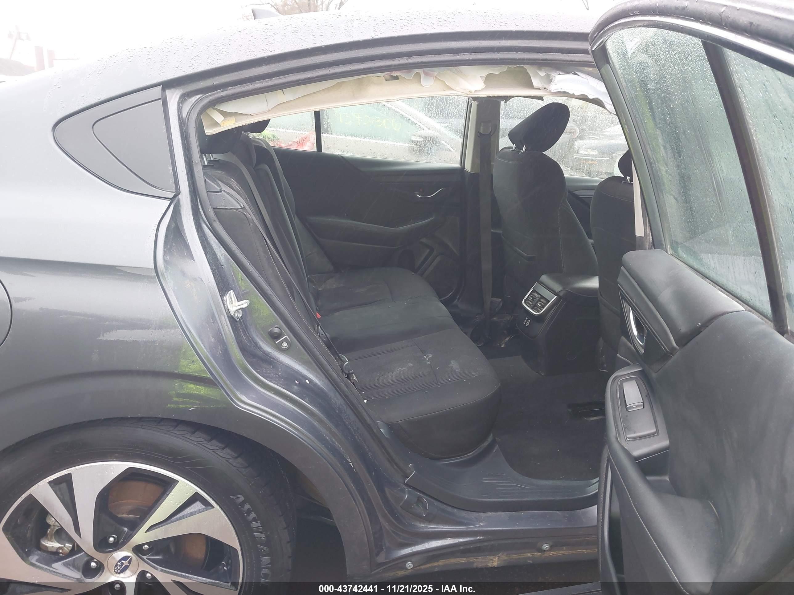 SUBARU LEGACY image 8