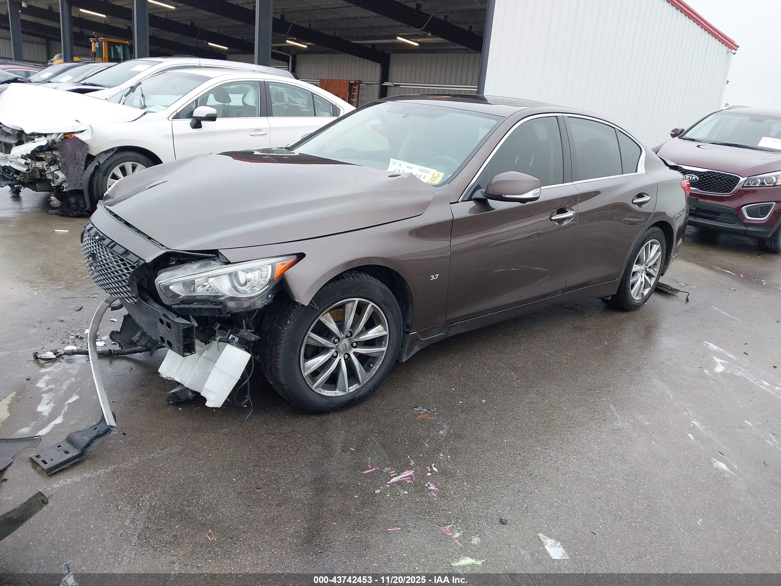 INFINITI Q50 image 2
