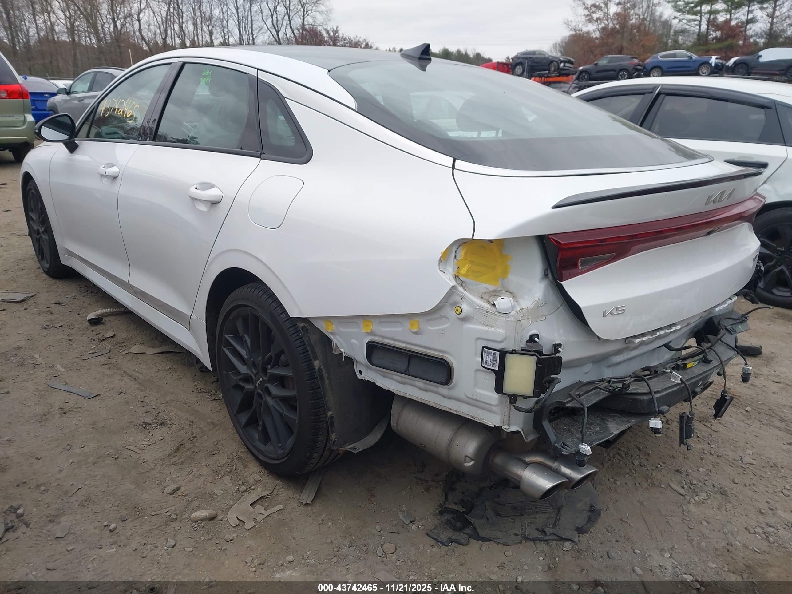 KIA K5 image 3
