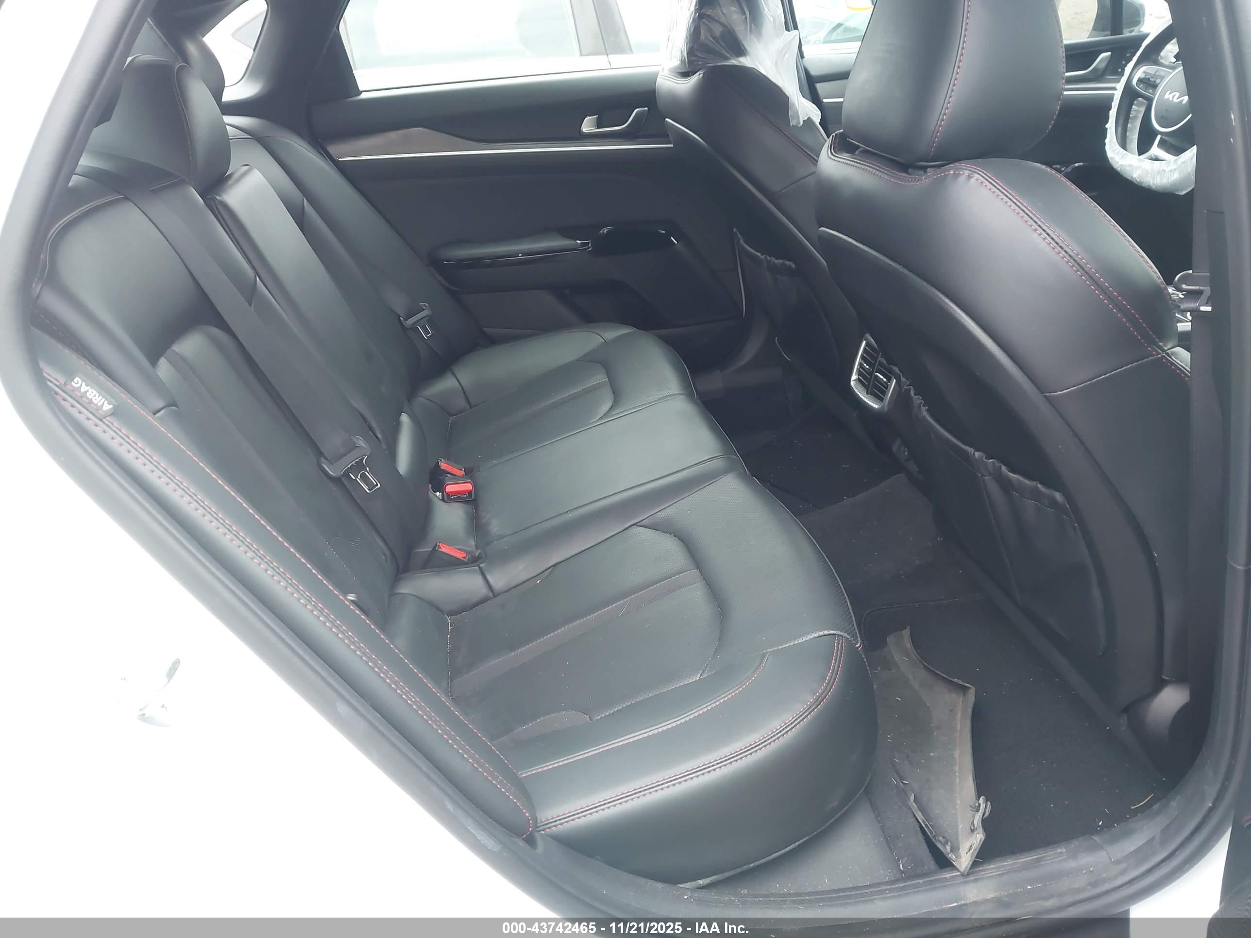 KIA K5 image 8