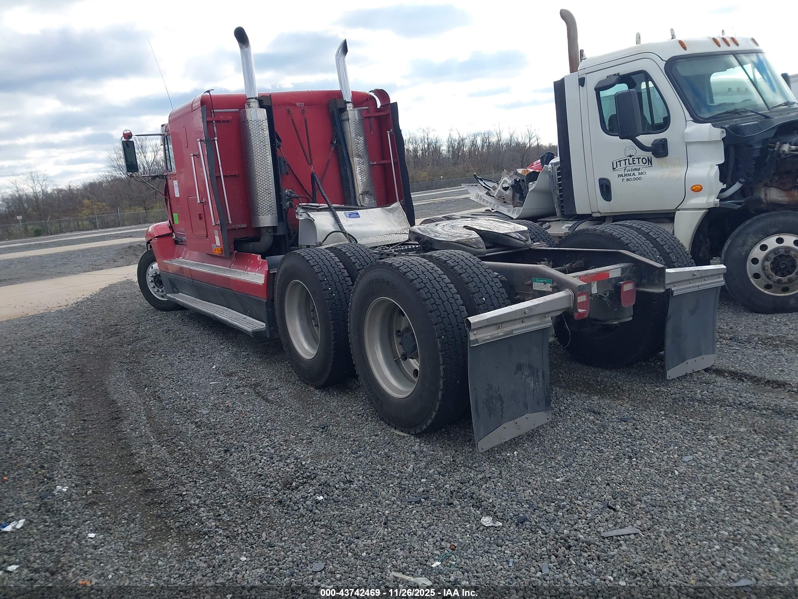 FREIGHTLINER CONVENTIONAL image 3