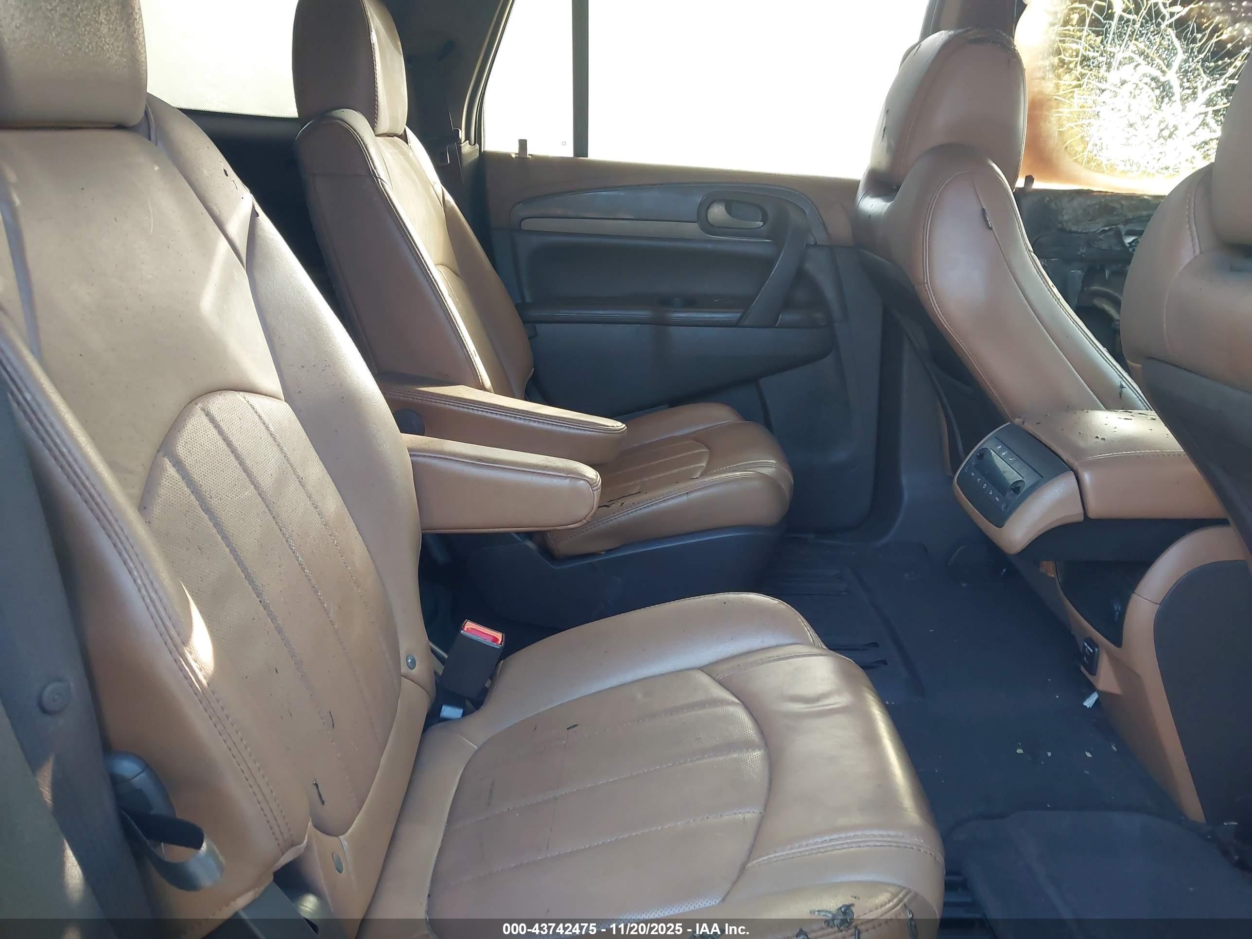 BUICK ENCLAVE image 8