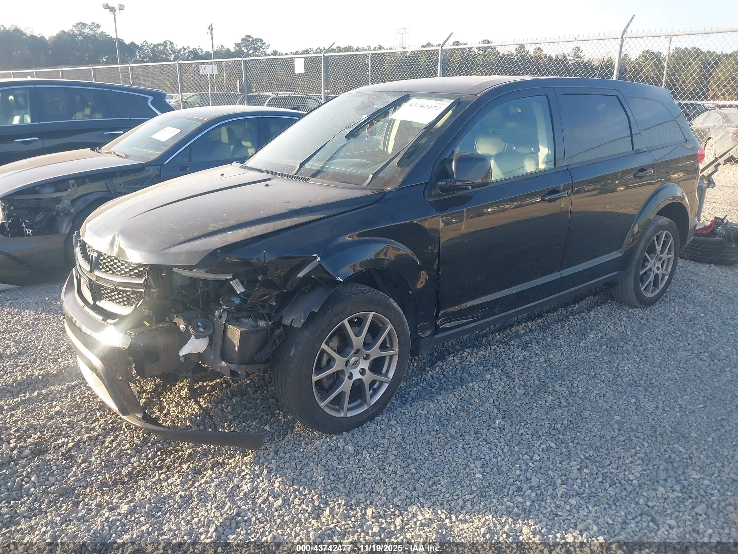 DODGE JOURNEY image 2