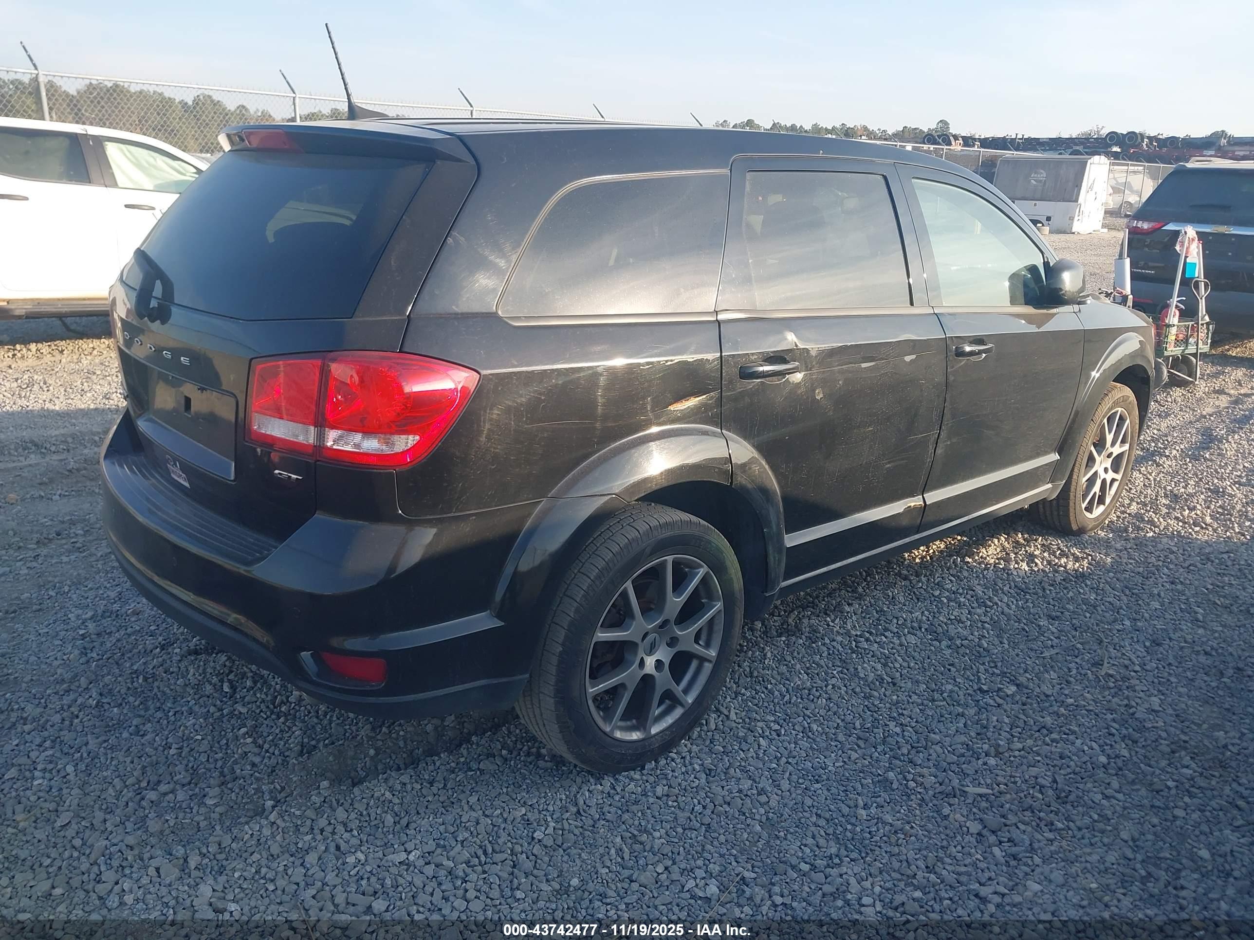 DODGE JOURNEY image 4