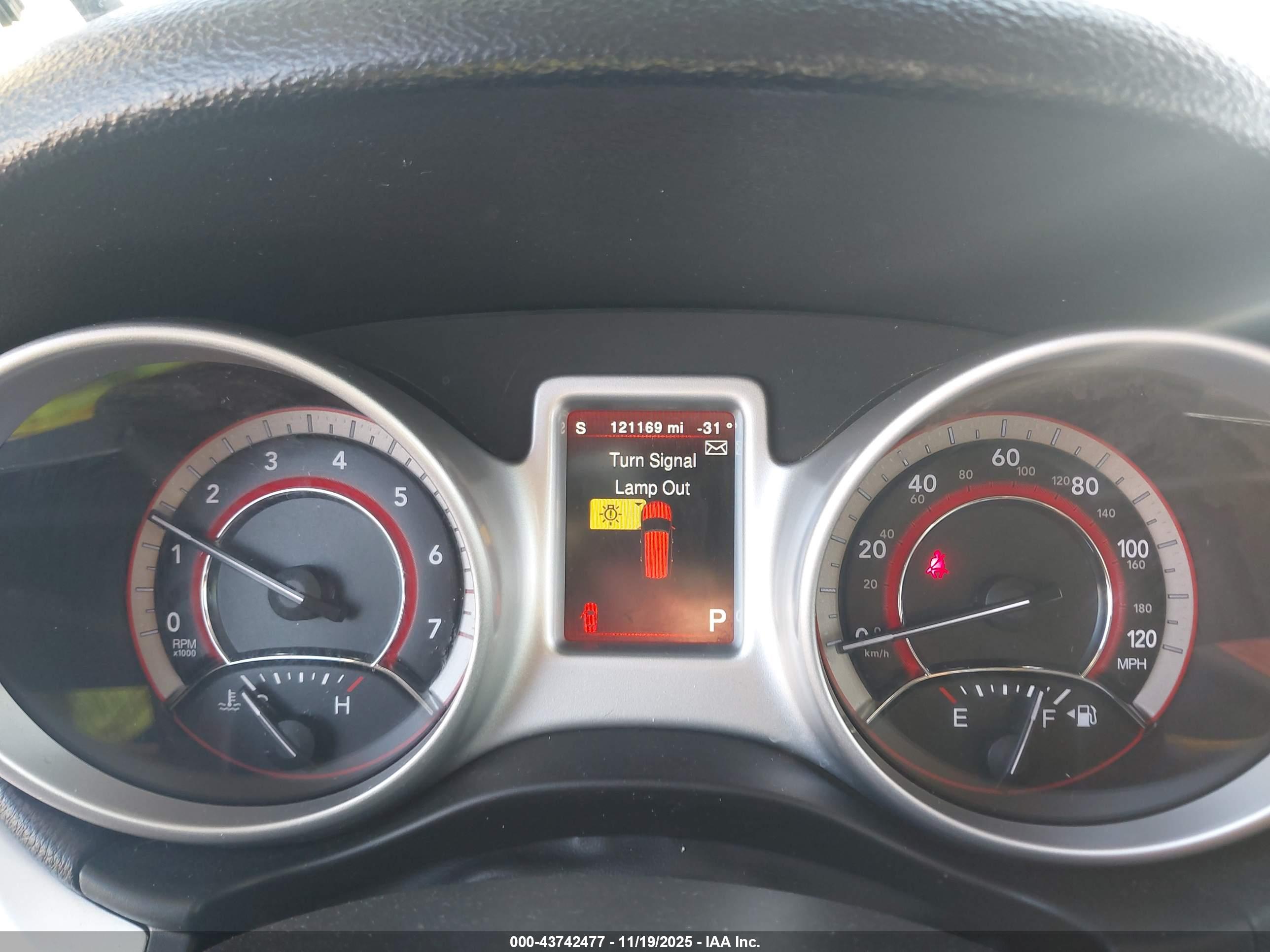 DODGE JOURNEY image 7