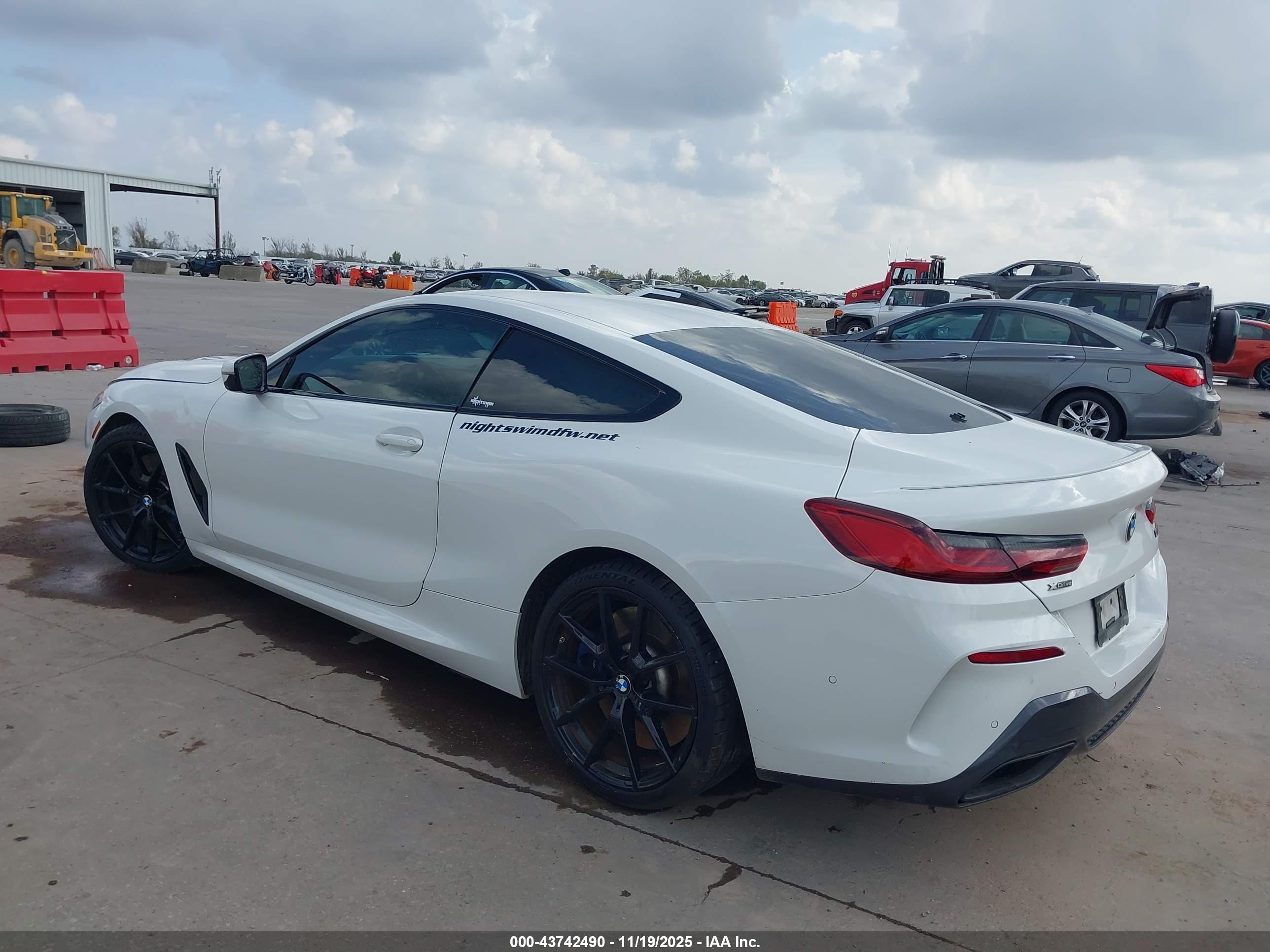 BMW M850I image 3