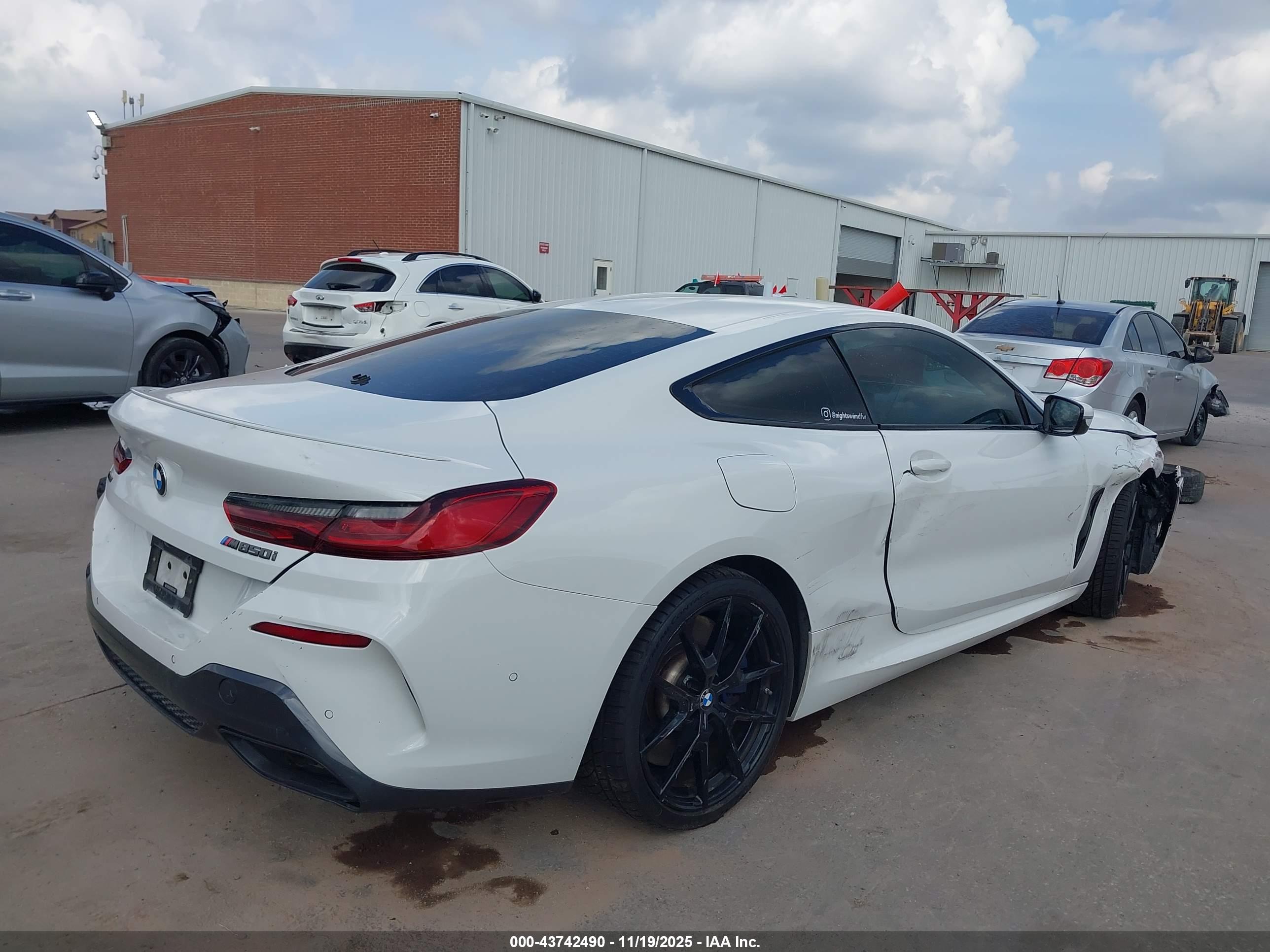BMW M850I image 4
