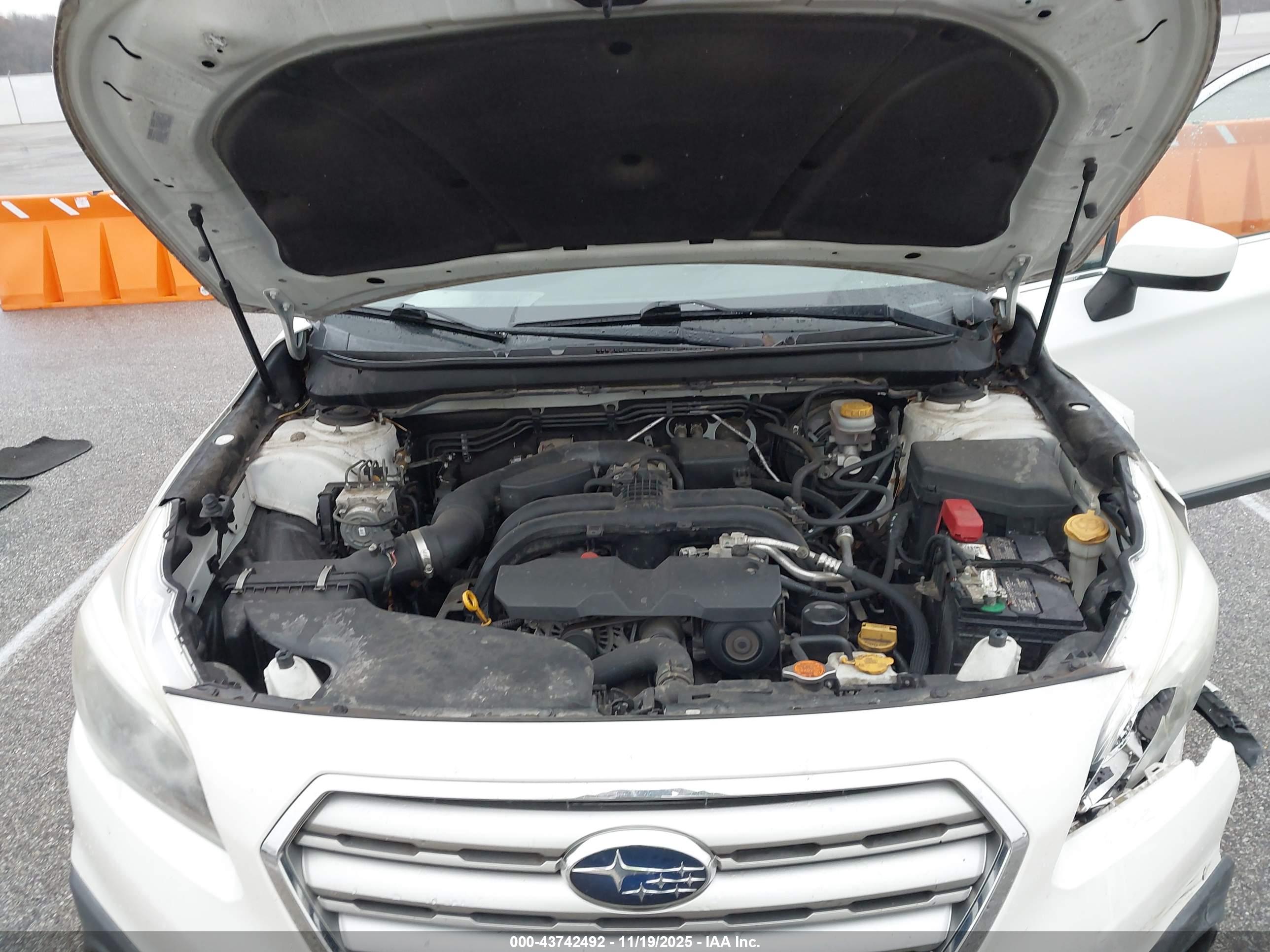 SUBARU OUTBACK image 10