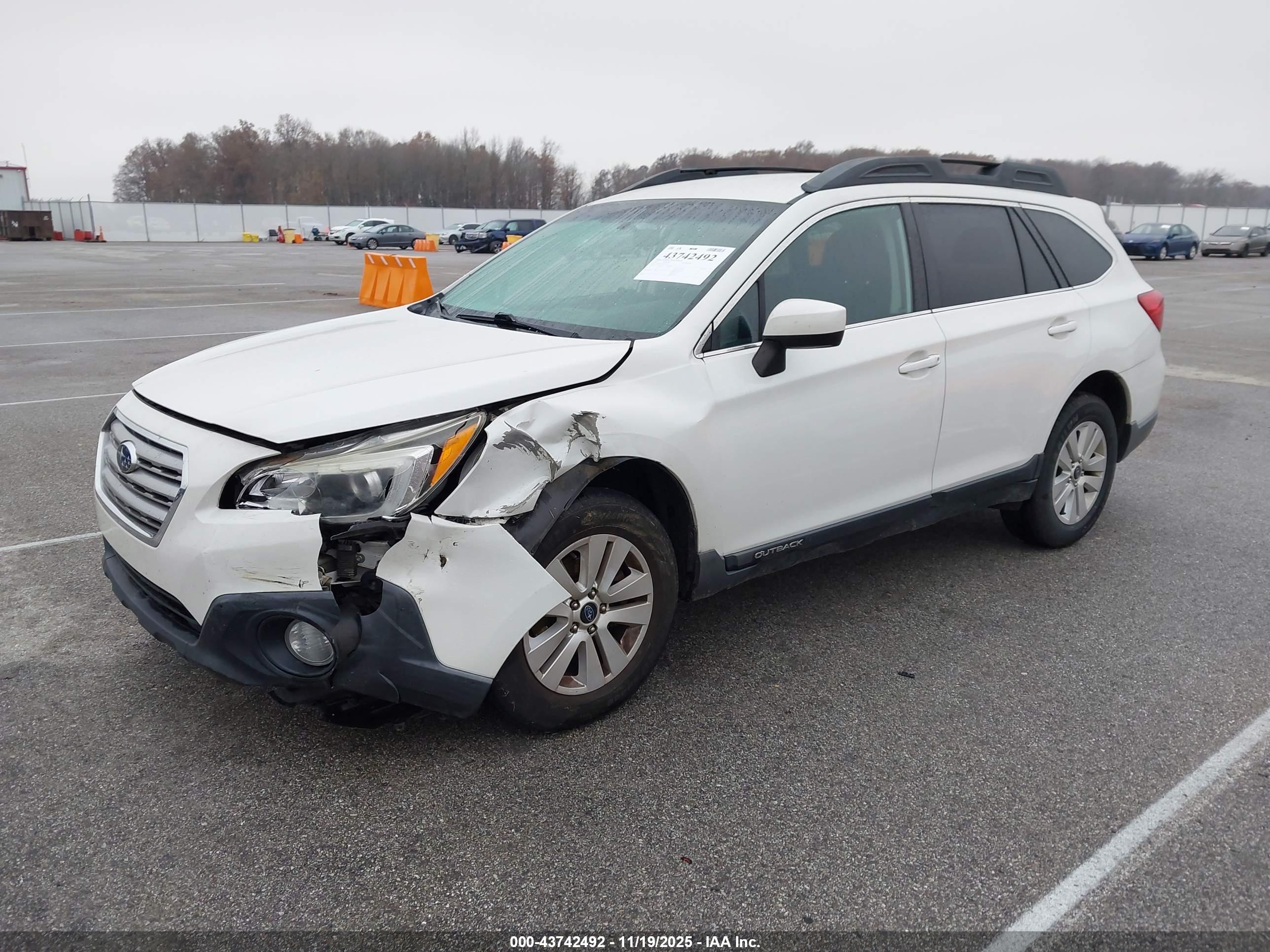 SUBARU OUTBACK image 2