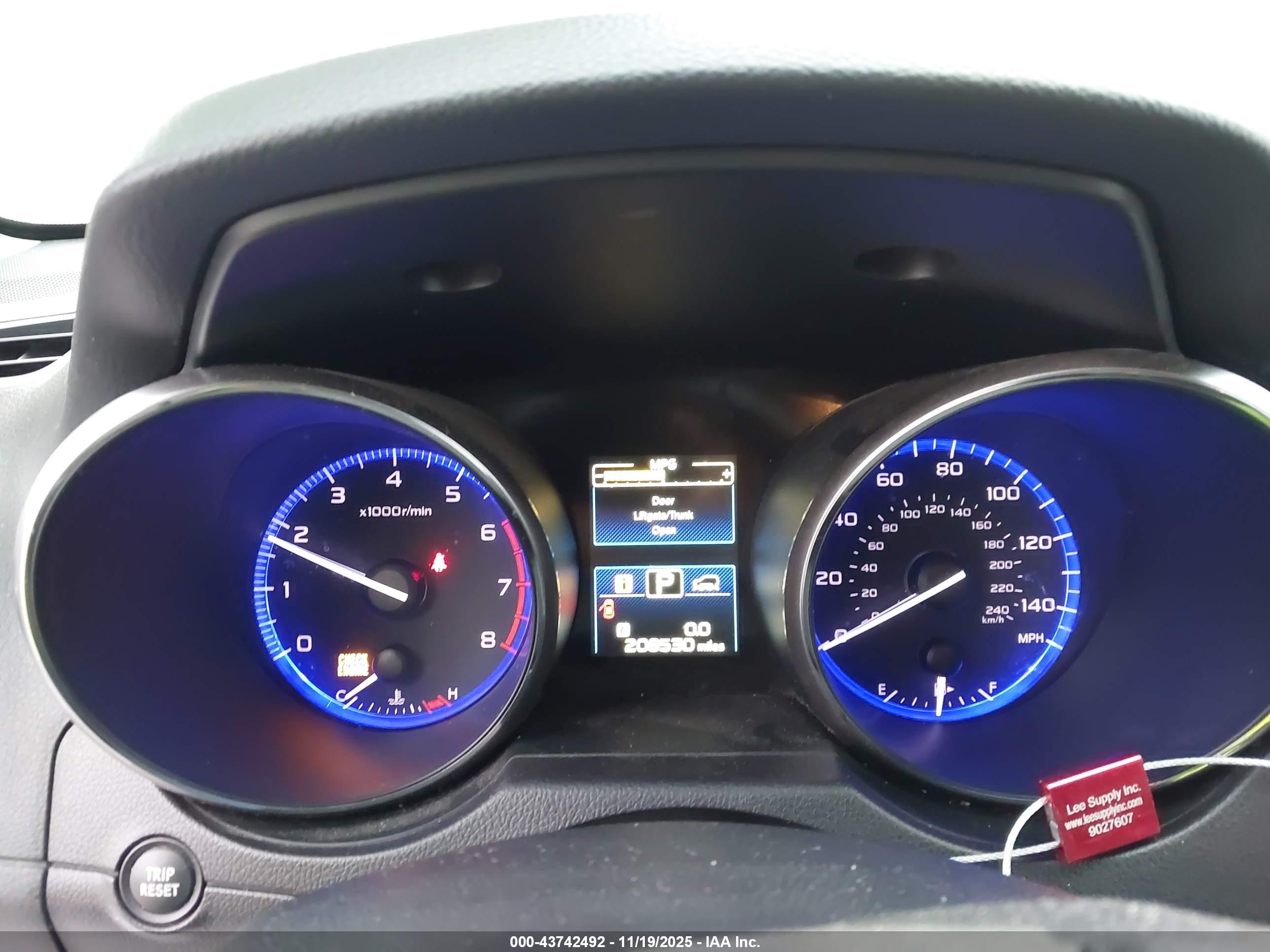 SUBARU OUTBACK image 7
