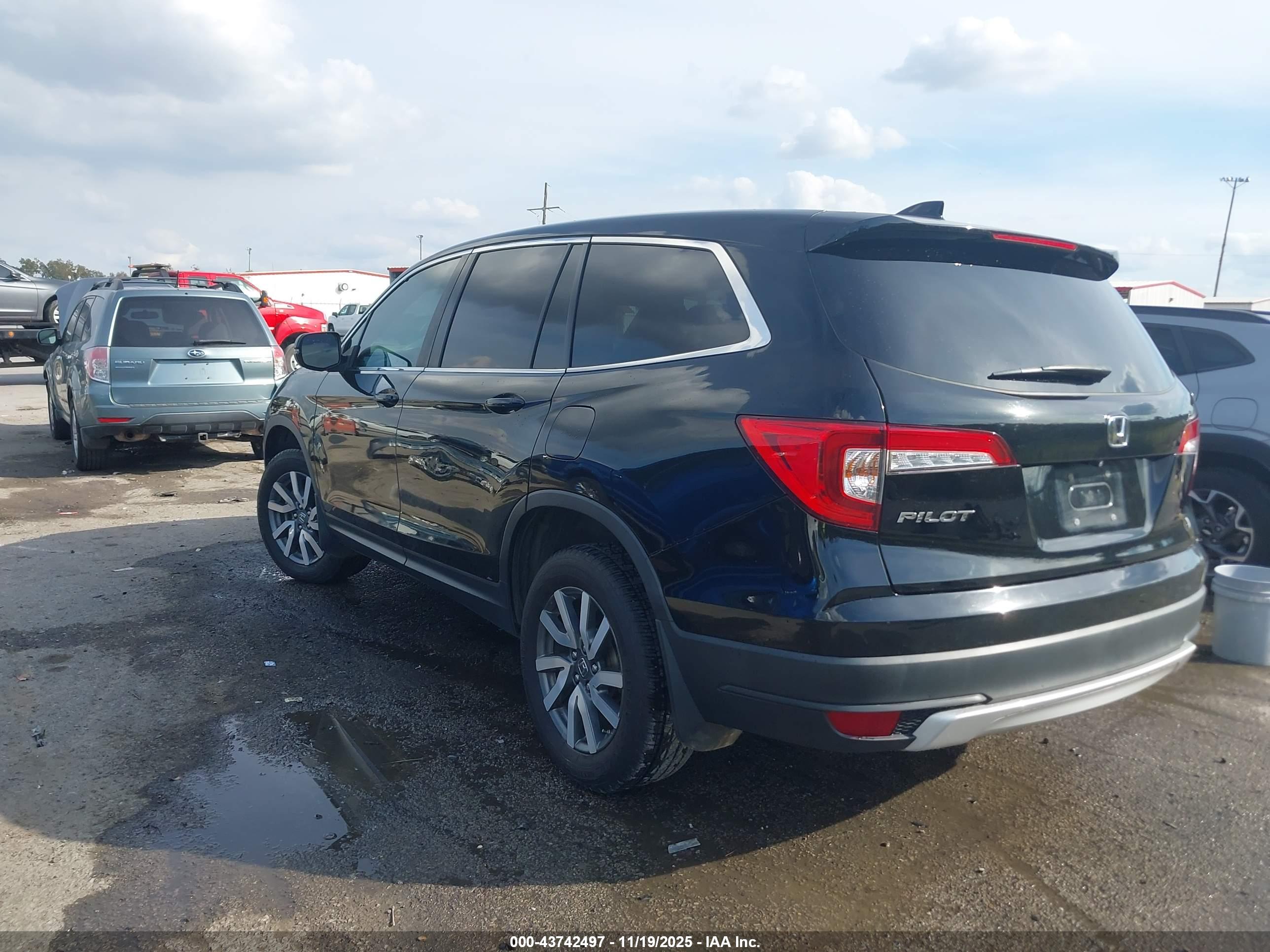HONDA PILOT image 3