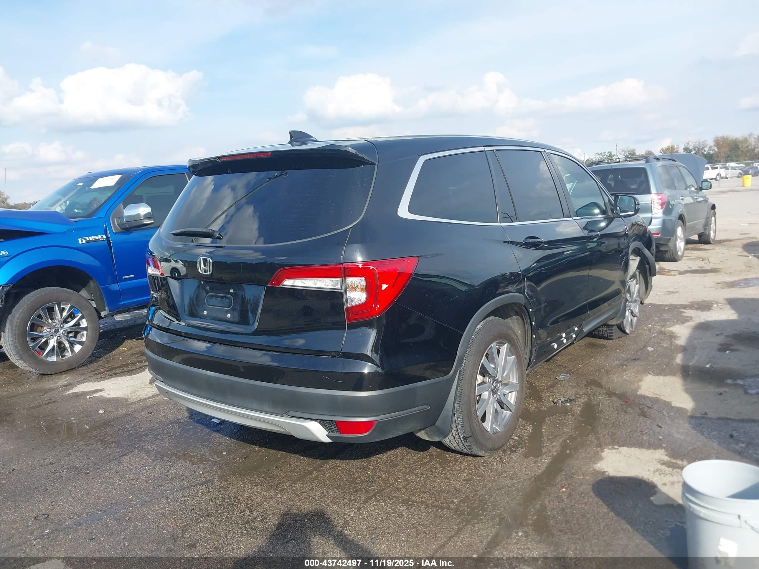 HONDA PILOT image 4