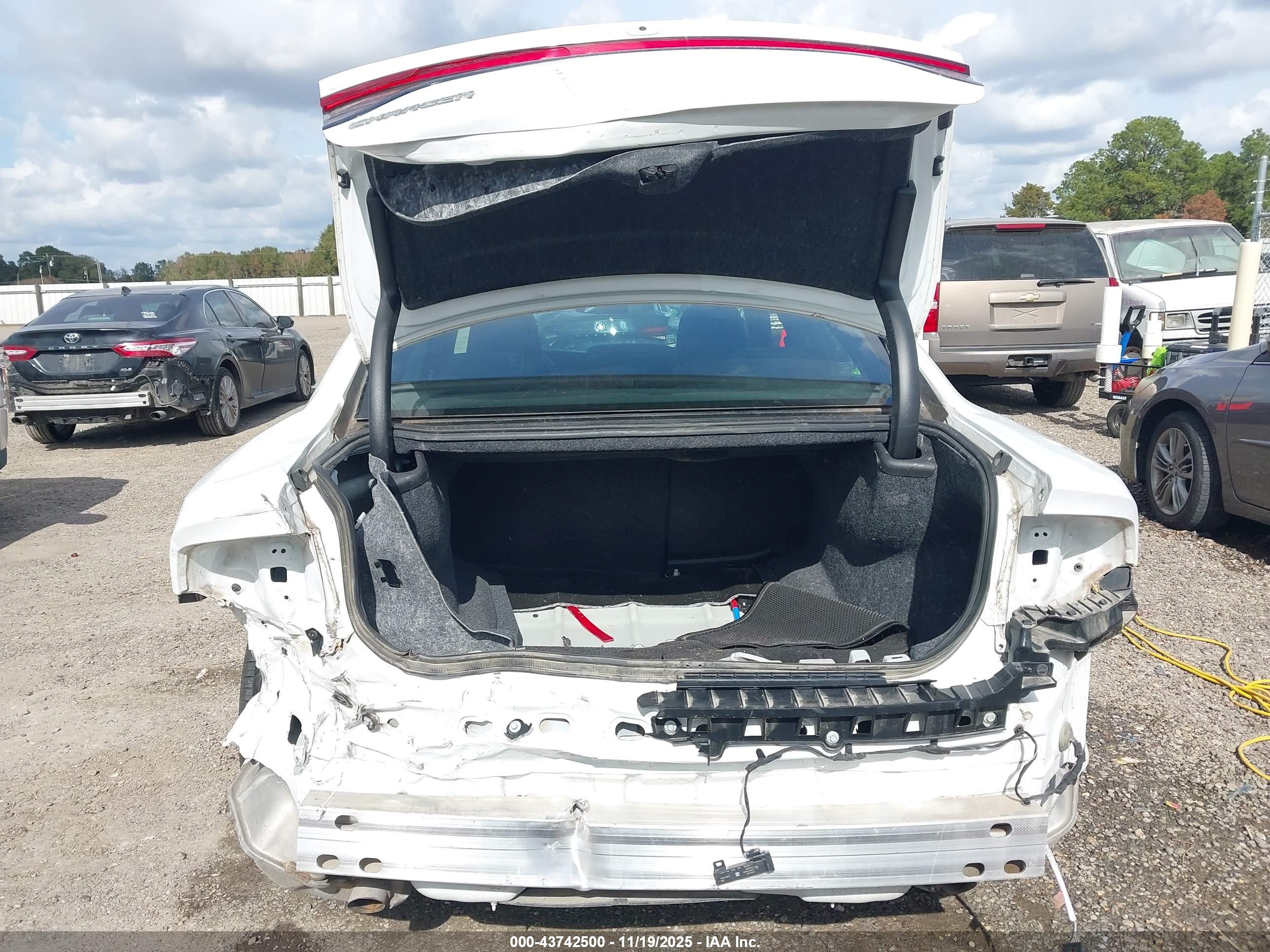 DODGE CHARGER image 6