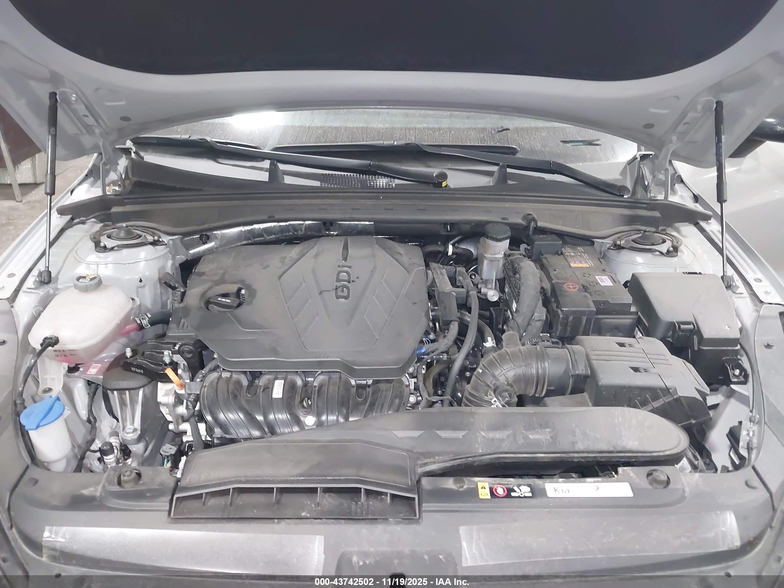 KIA K5 image 10