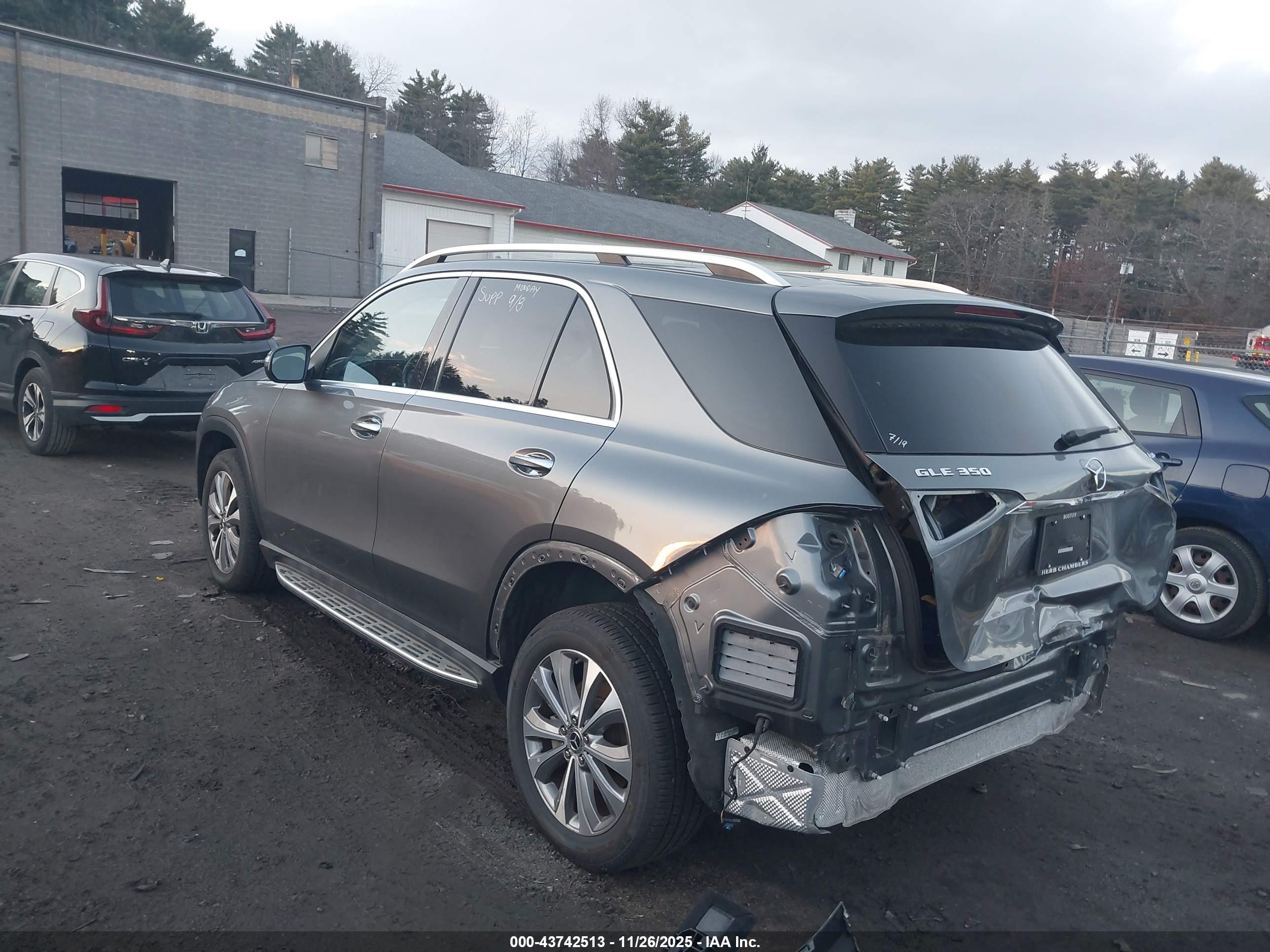 MERCEDES-BENZ GLE image 3