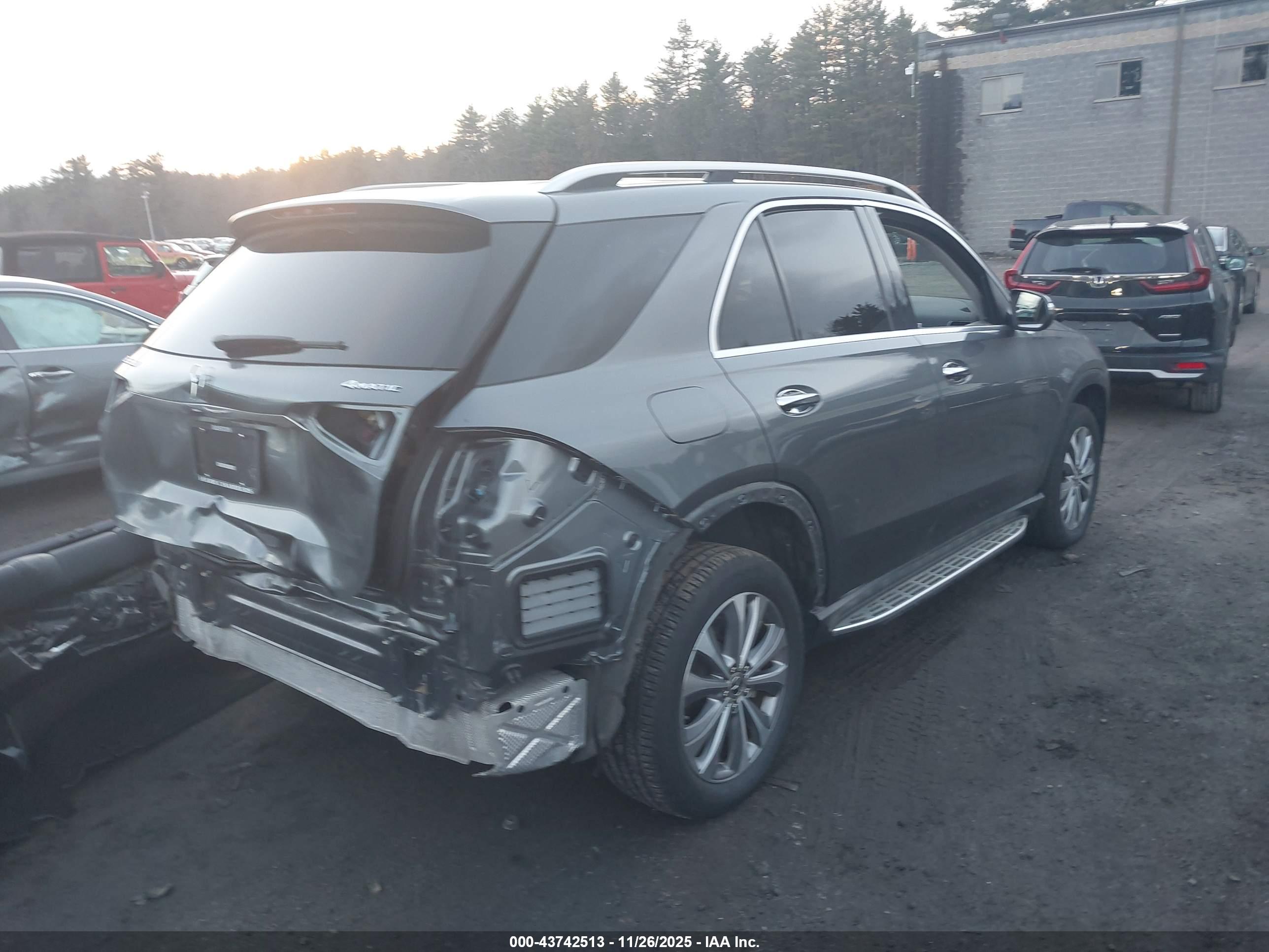 MERCEDES-BENZ GLE image 4