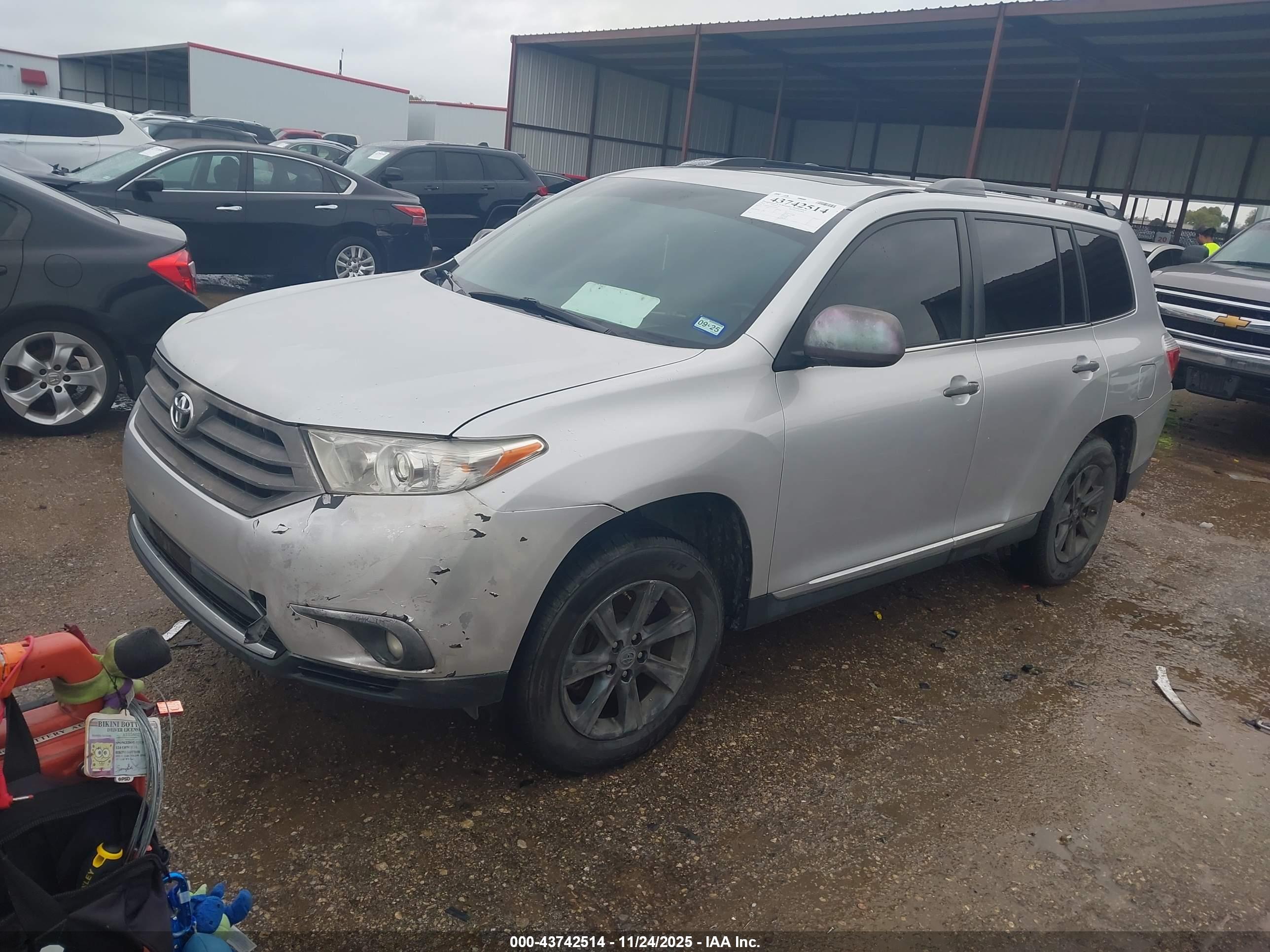 TOYOTA HIGHLANDER image 2