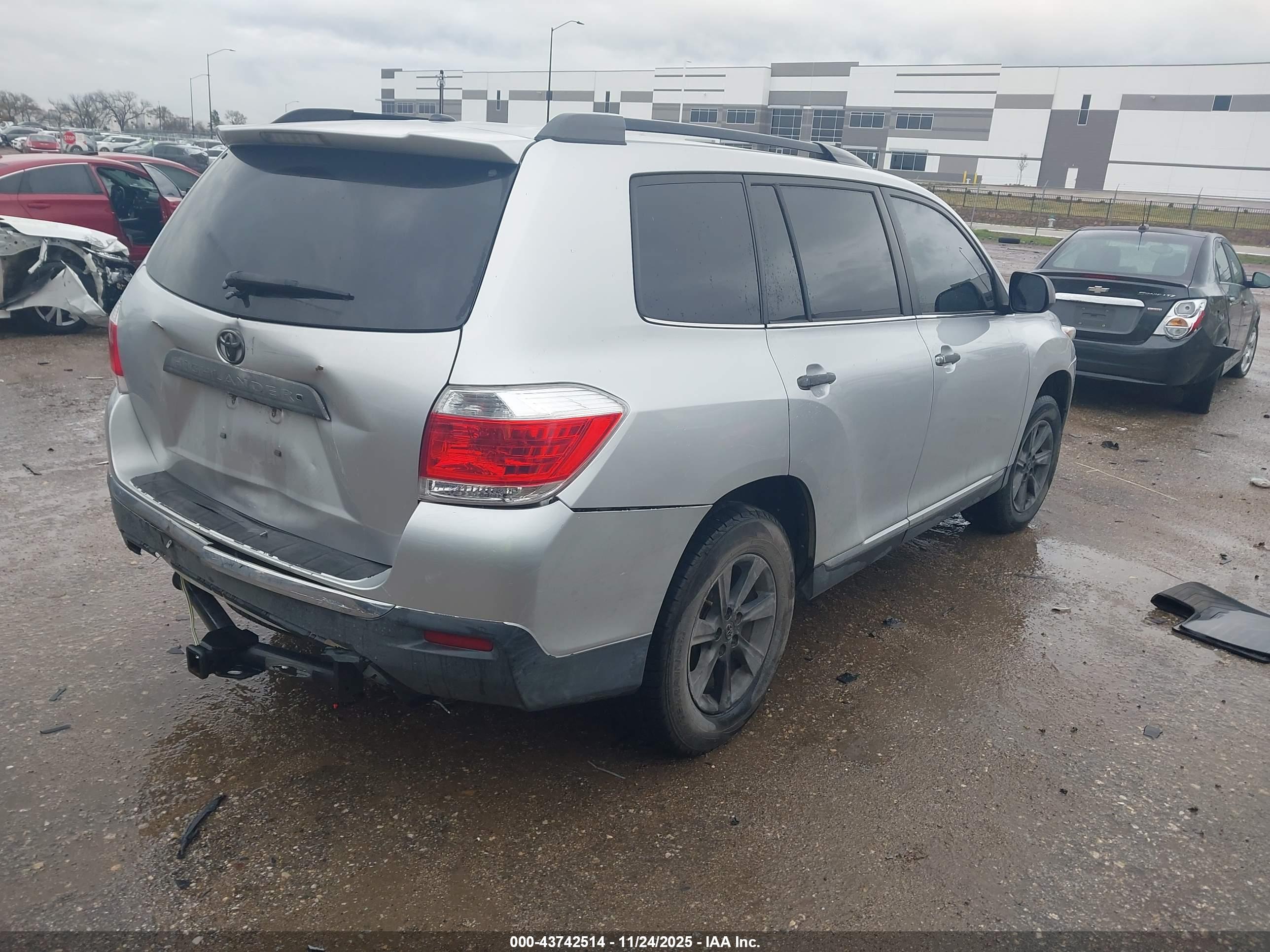 TOYOTA HIGHLANDER image 4