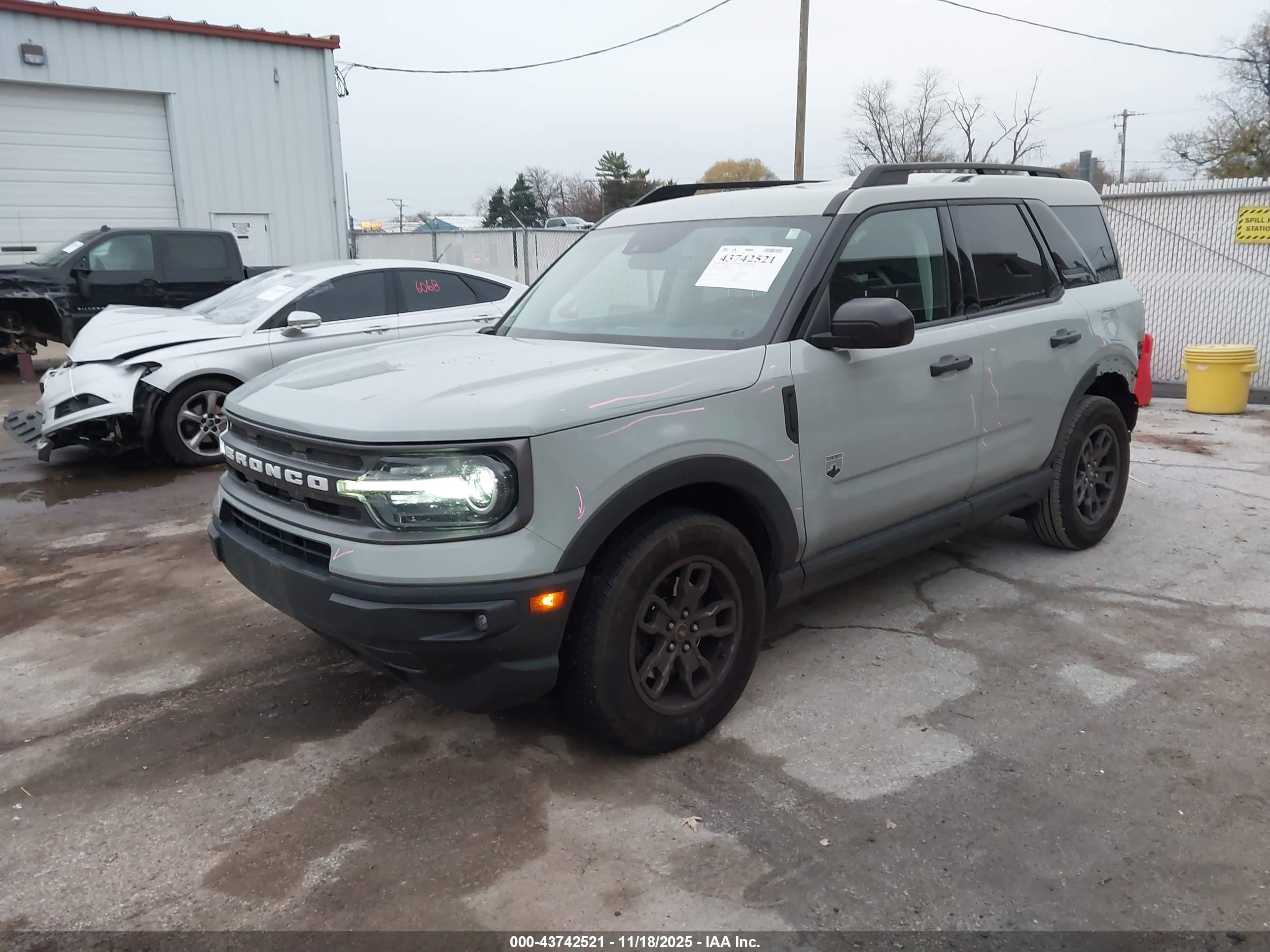 FORD BRONCO image 2