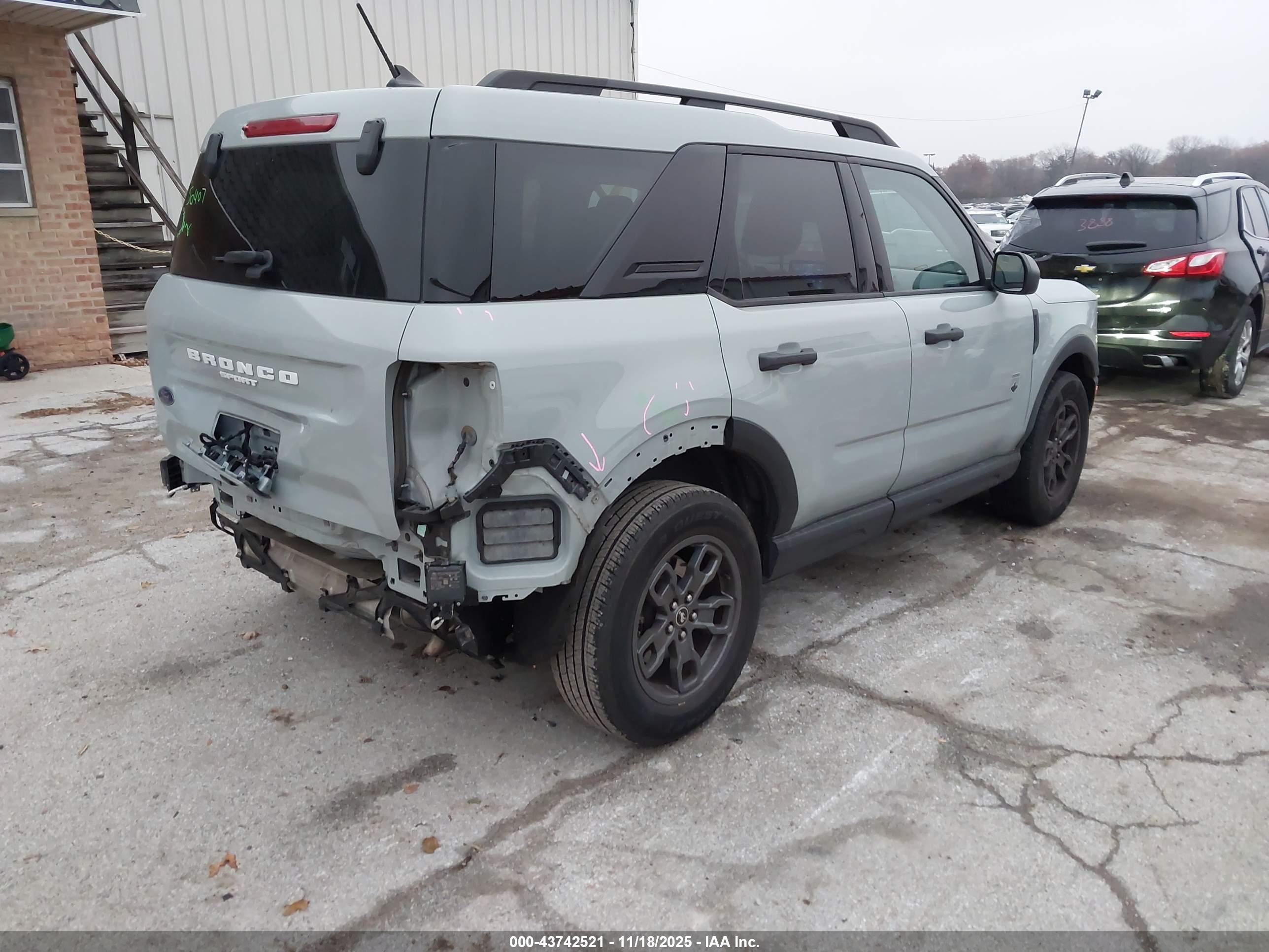 FORD BRONCO image 4