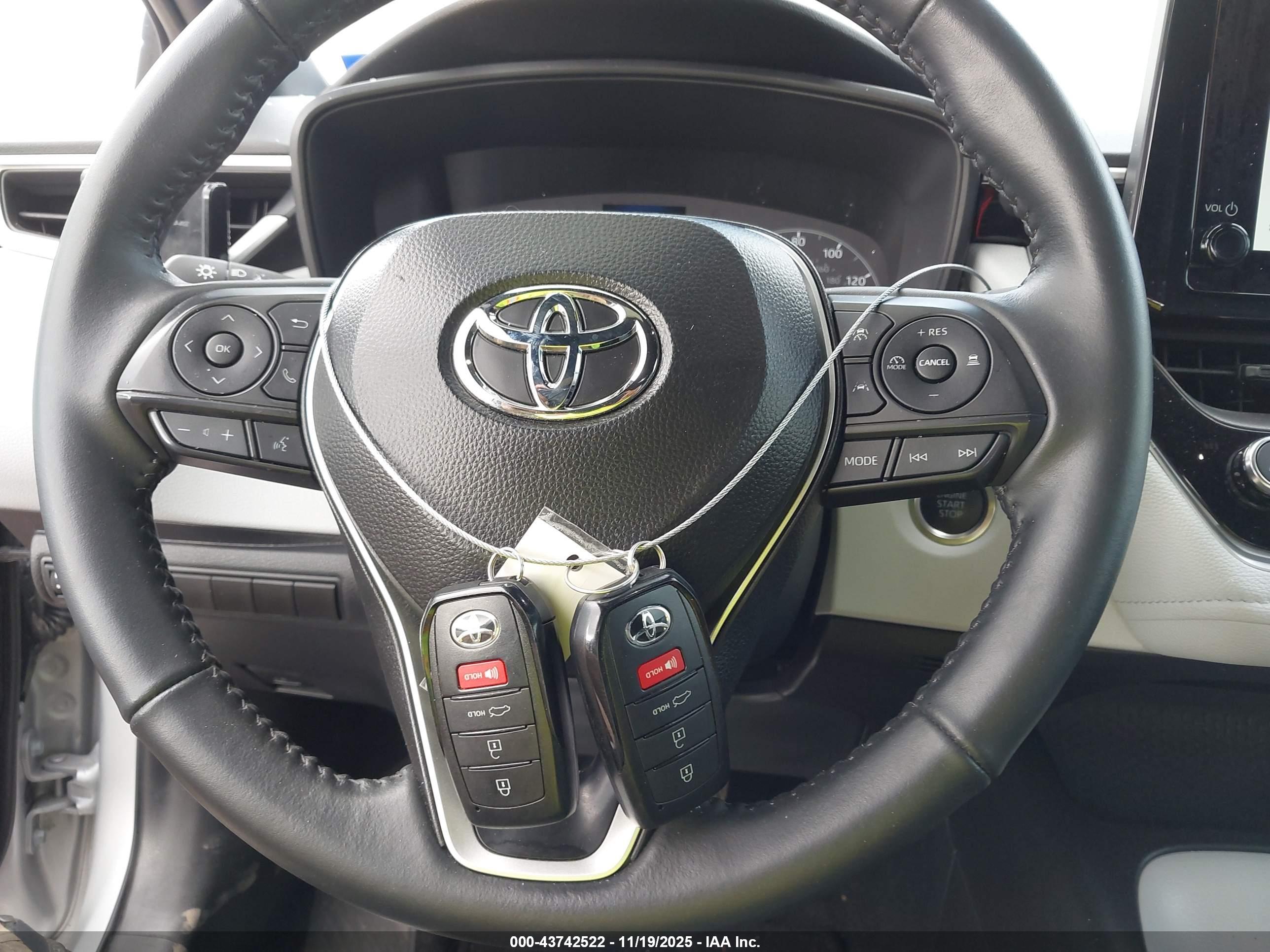TOYOTA COROLLA image 11