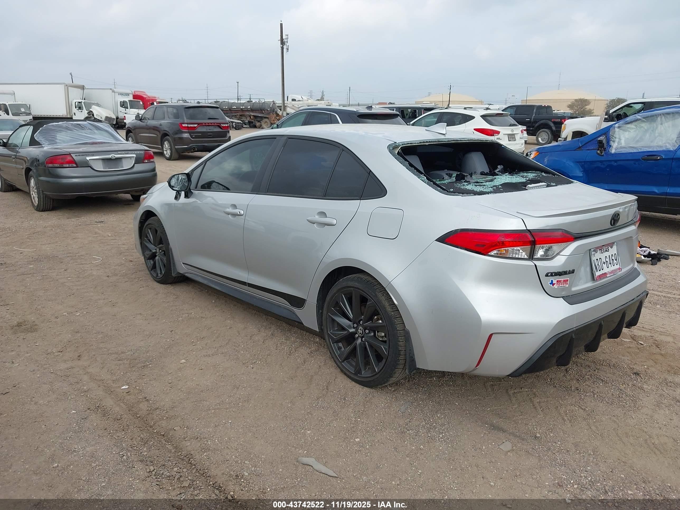 TOYOTA COROLLA image 3