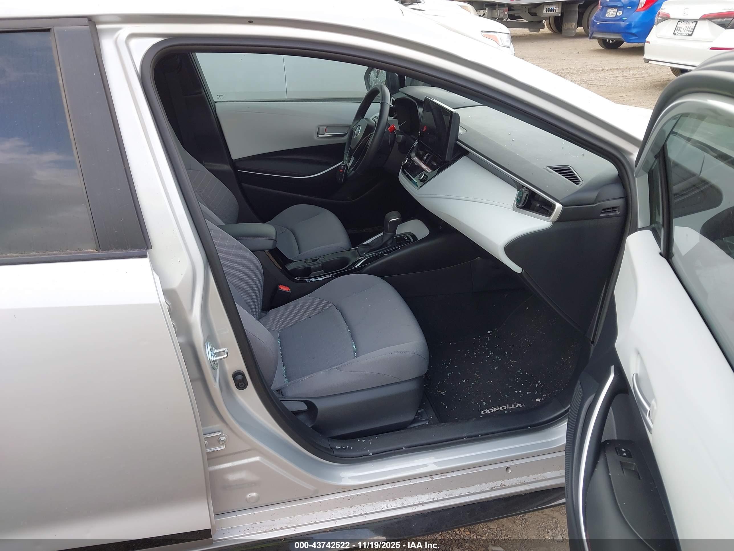 TOYOTA COROLLA image 5