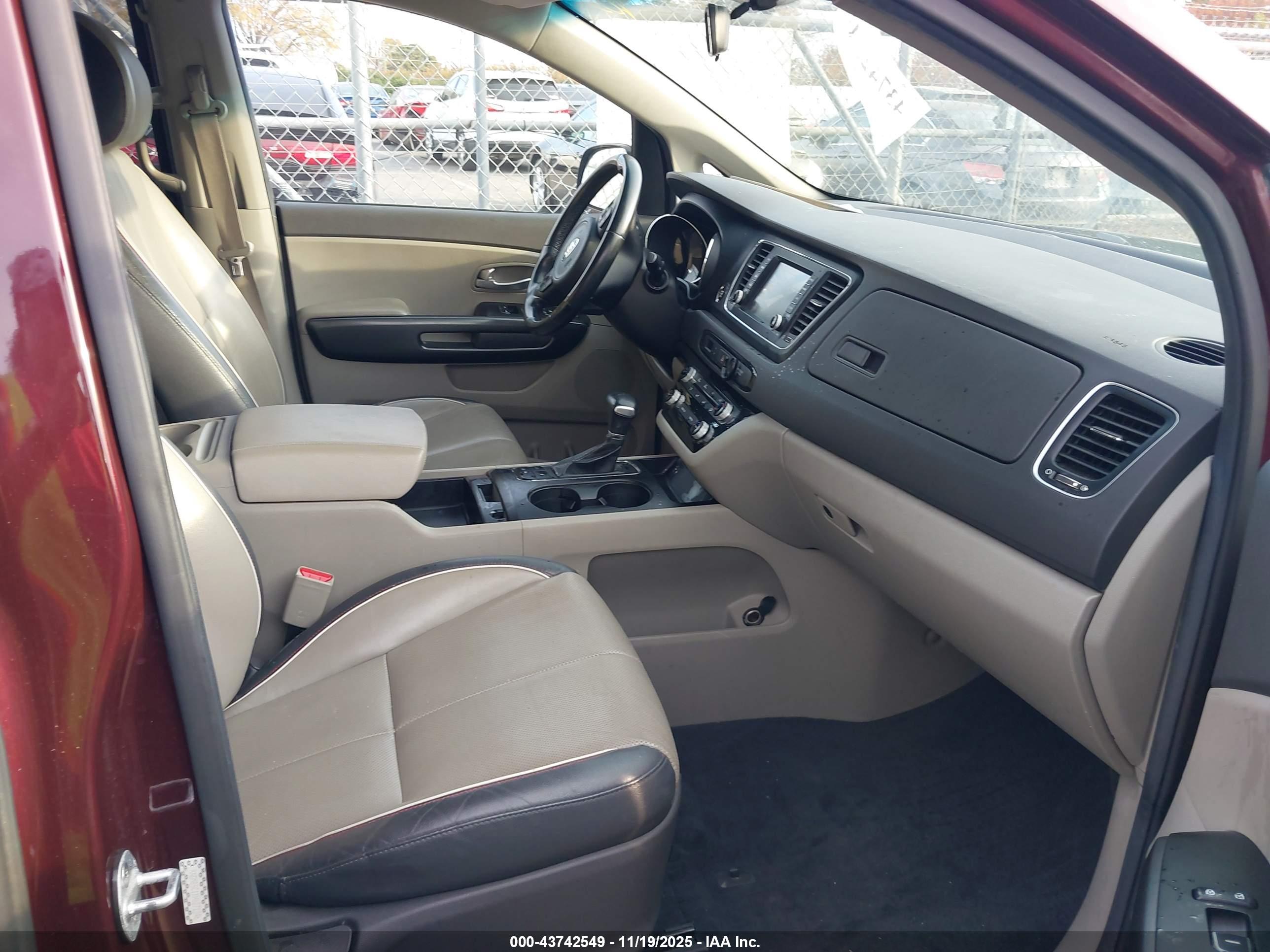 KIA SEDONA image 5