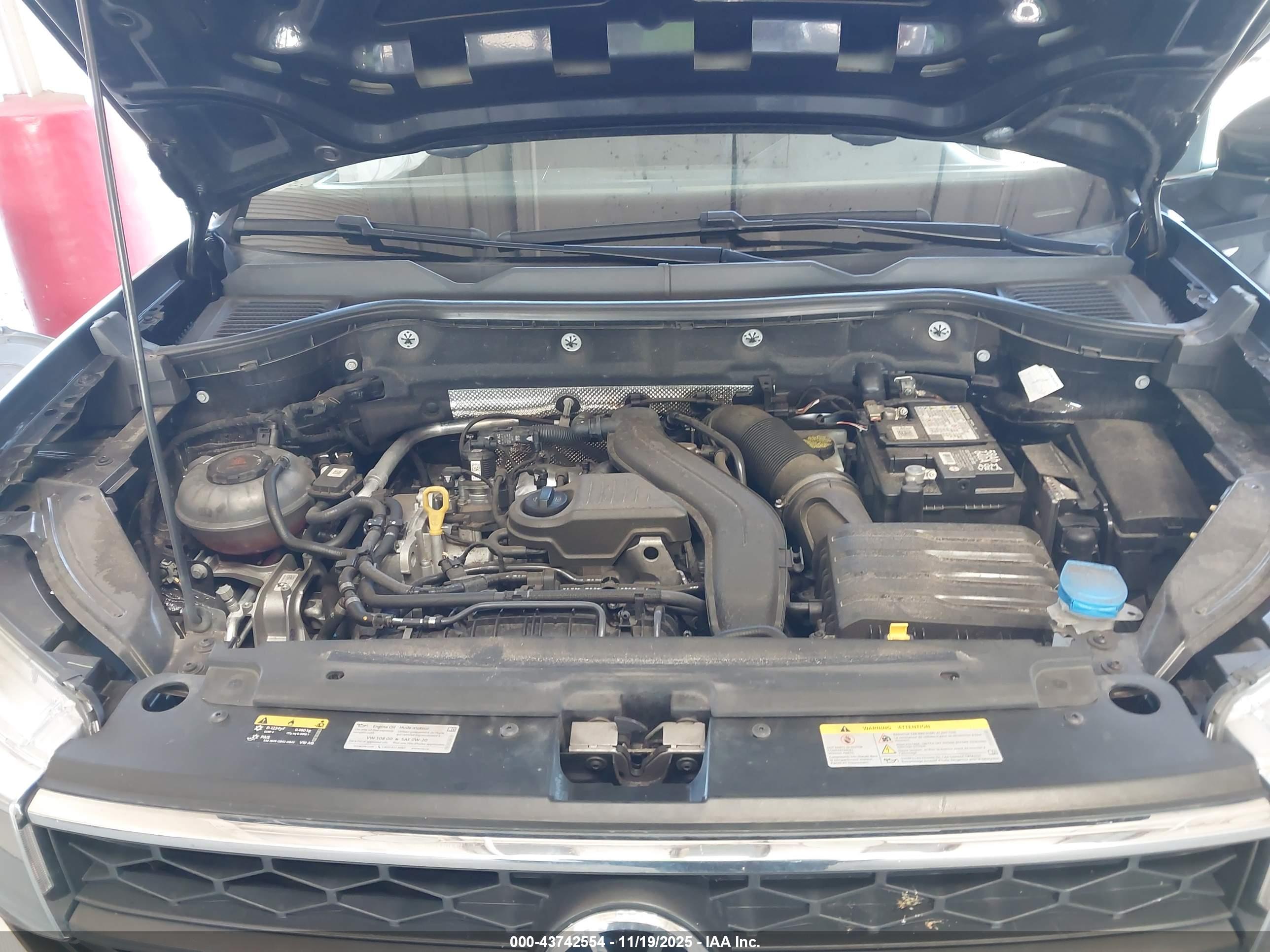VOLKSWAGEN TAOS image 10