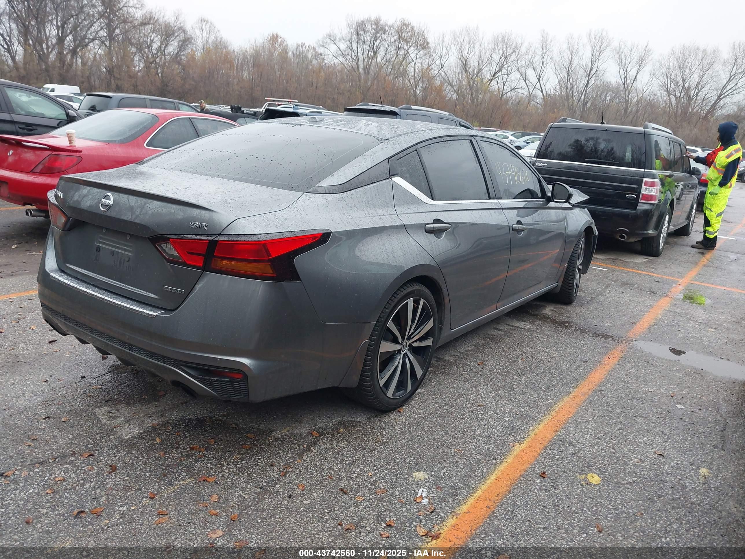 NISSAN ALTIMA image 4