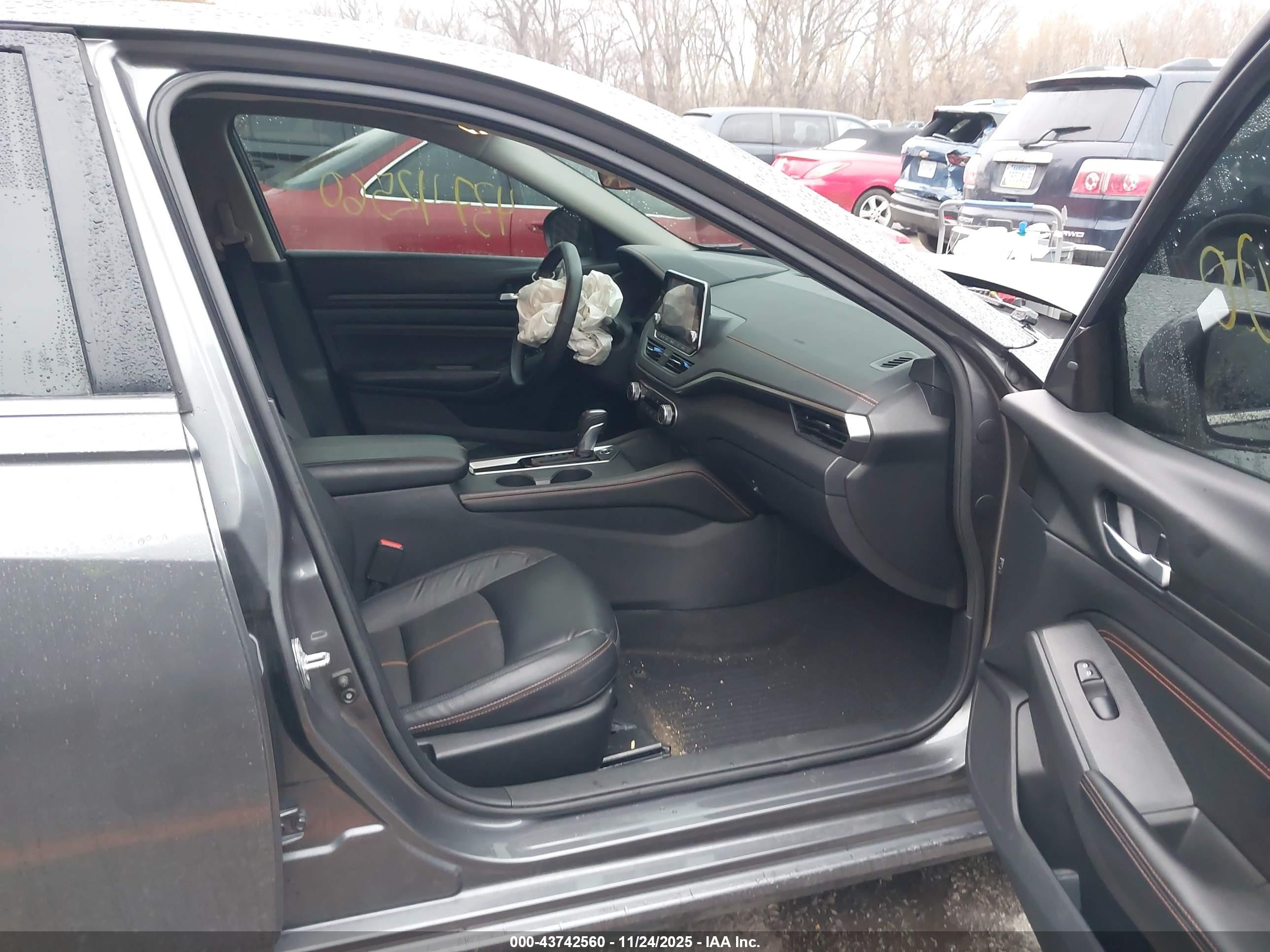 NISSAN ALTIMA image 5