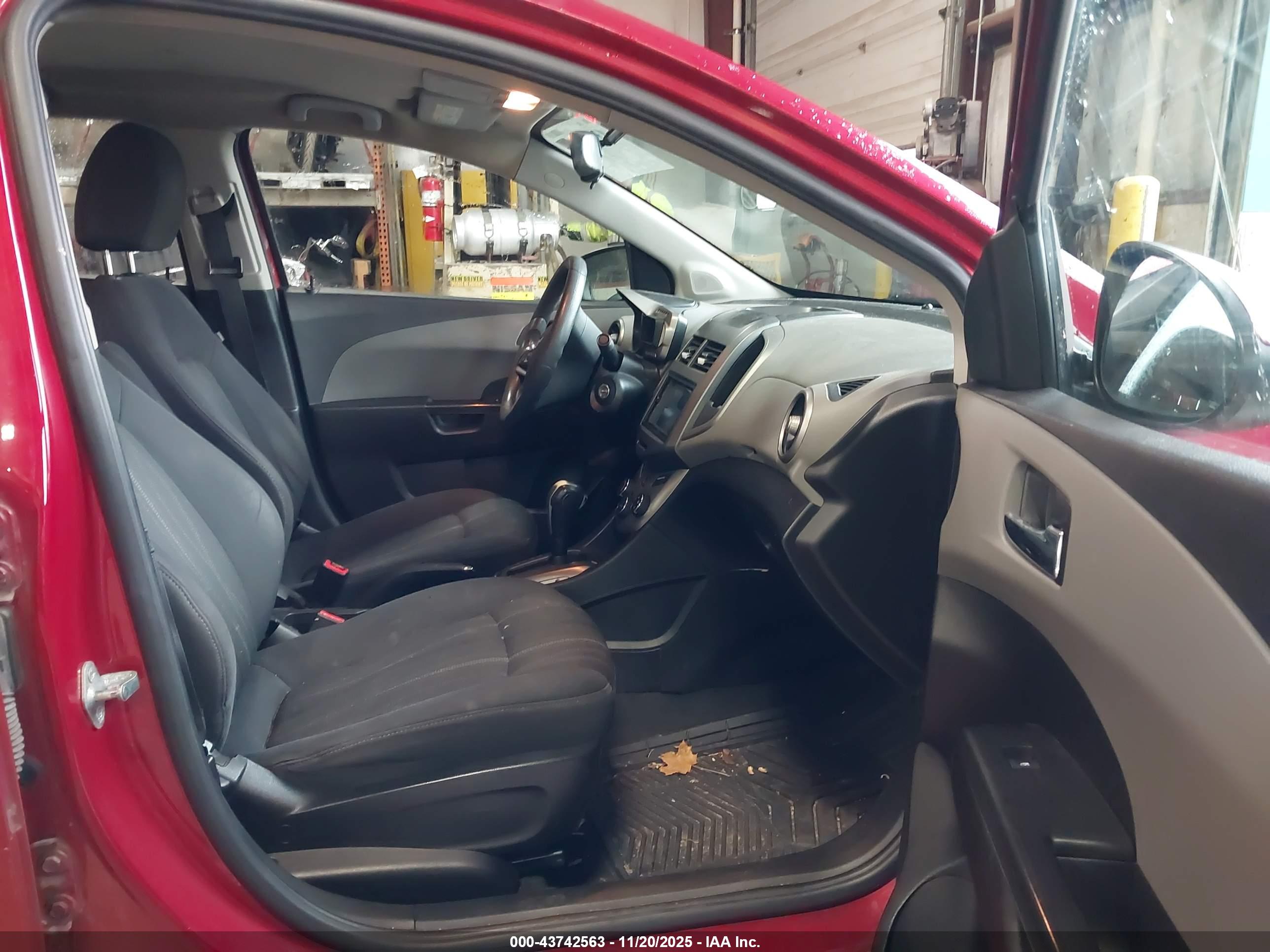 CHEVROLET SONIC image 5