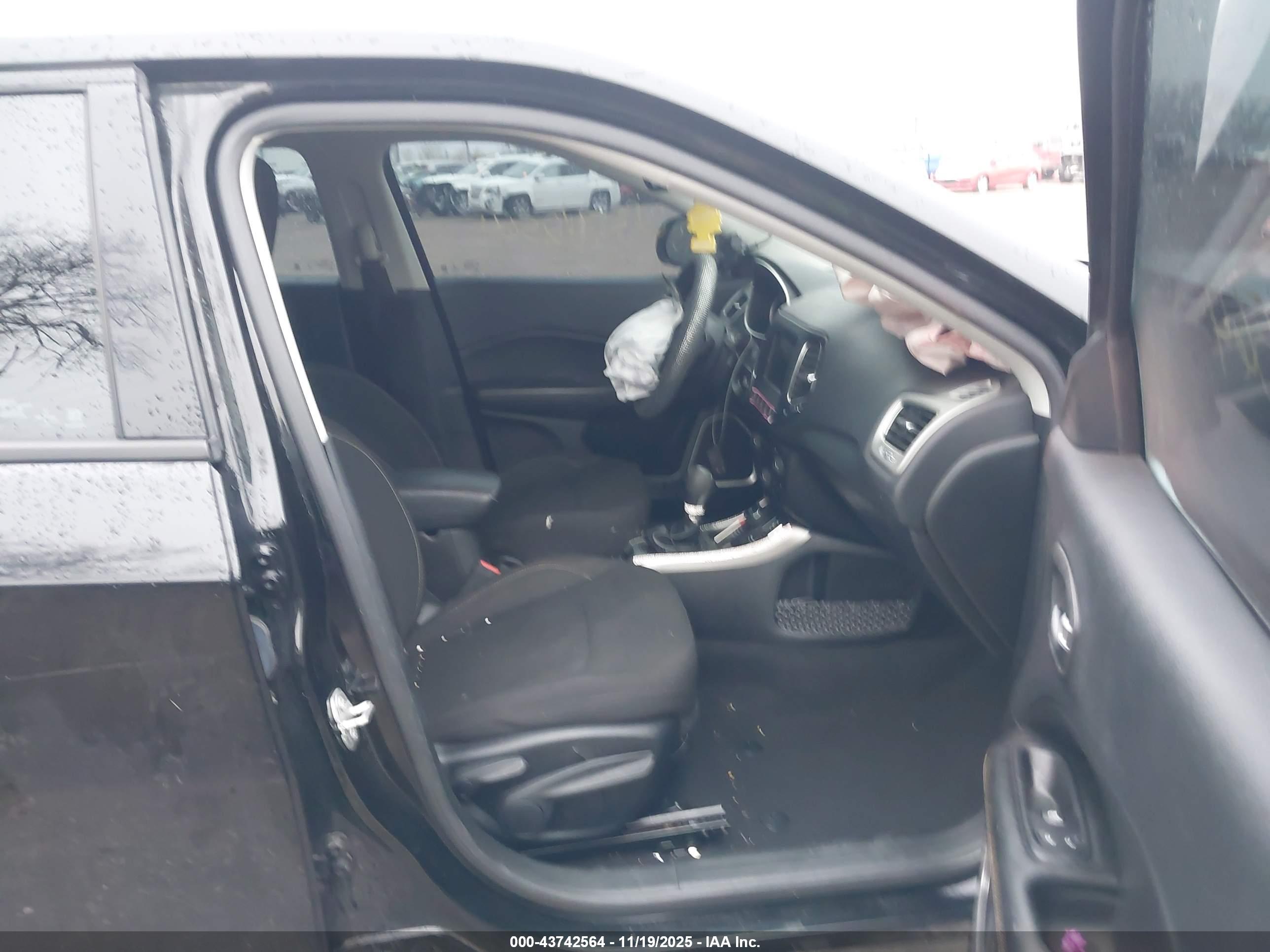 JEEP COMPASS image 5